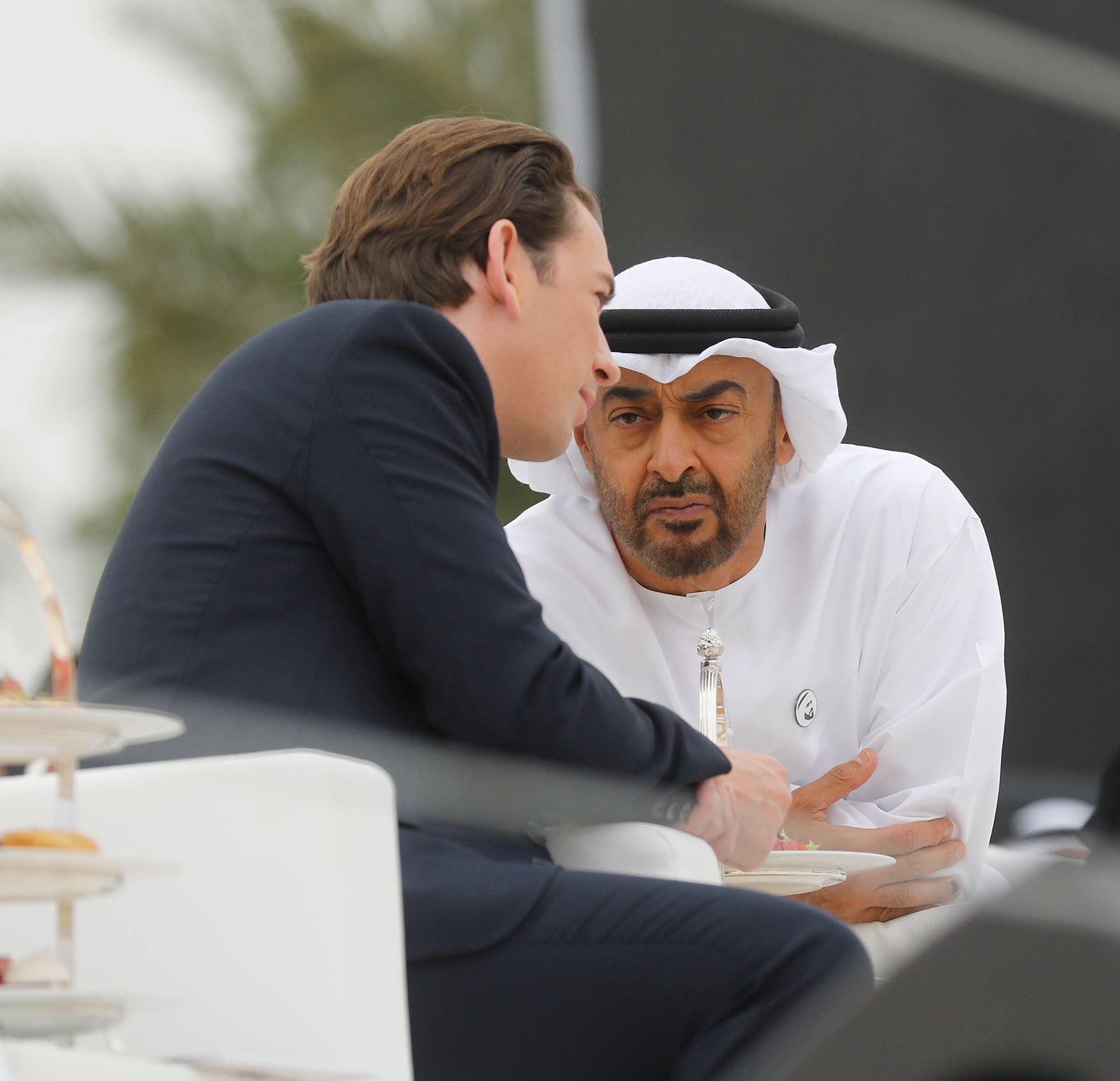 Am 23. M&auml;rz 2019 fand die Arbeitsreise von Bundeskanzler Sebastian Kurz (l.) in den Vereinigten Arabischen Emiraten statt. Im Bild bei einer &Uuml;bergabe eines Lippizzaners an Kronprinz Mohammed bin Zayed Al Nahyan (r.).