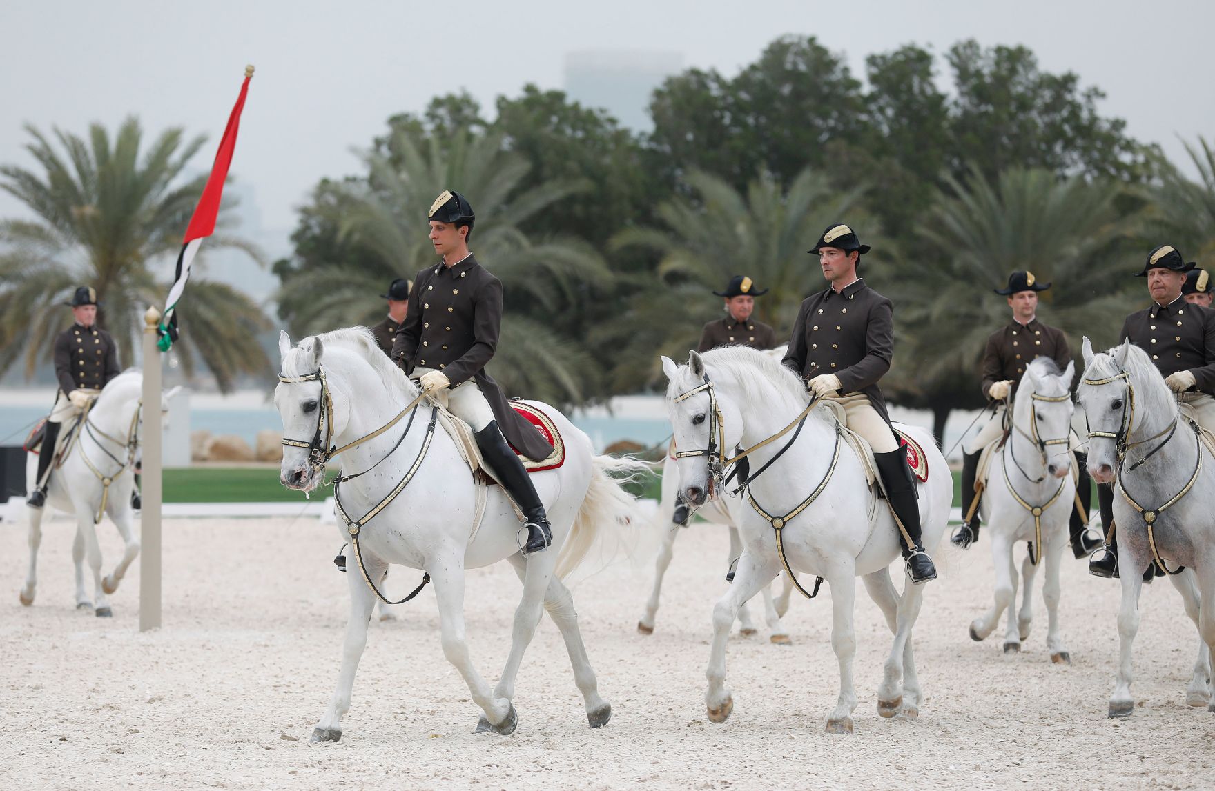 Am 23. M&auml;rz 2019 fand die Arbeitsreise von Bundeskanzler Sebastian Kurz in den Vereinigten Arabischen Emiraten statt. Im Bild bei einer &Uuml;bergabe eines Lippizzaners an Kronprinz Mohammed bin Zayed Al Nahyan.