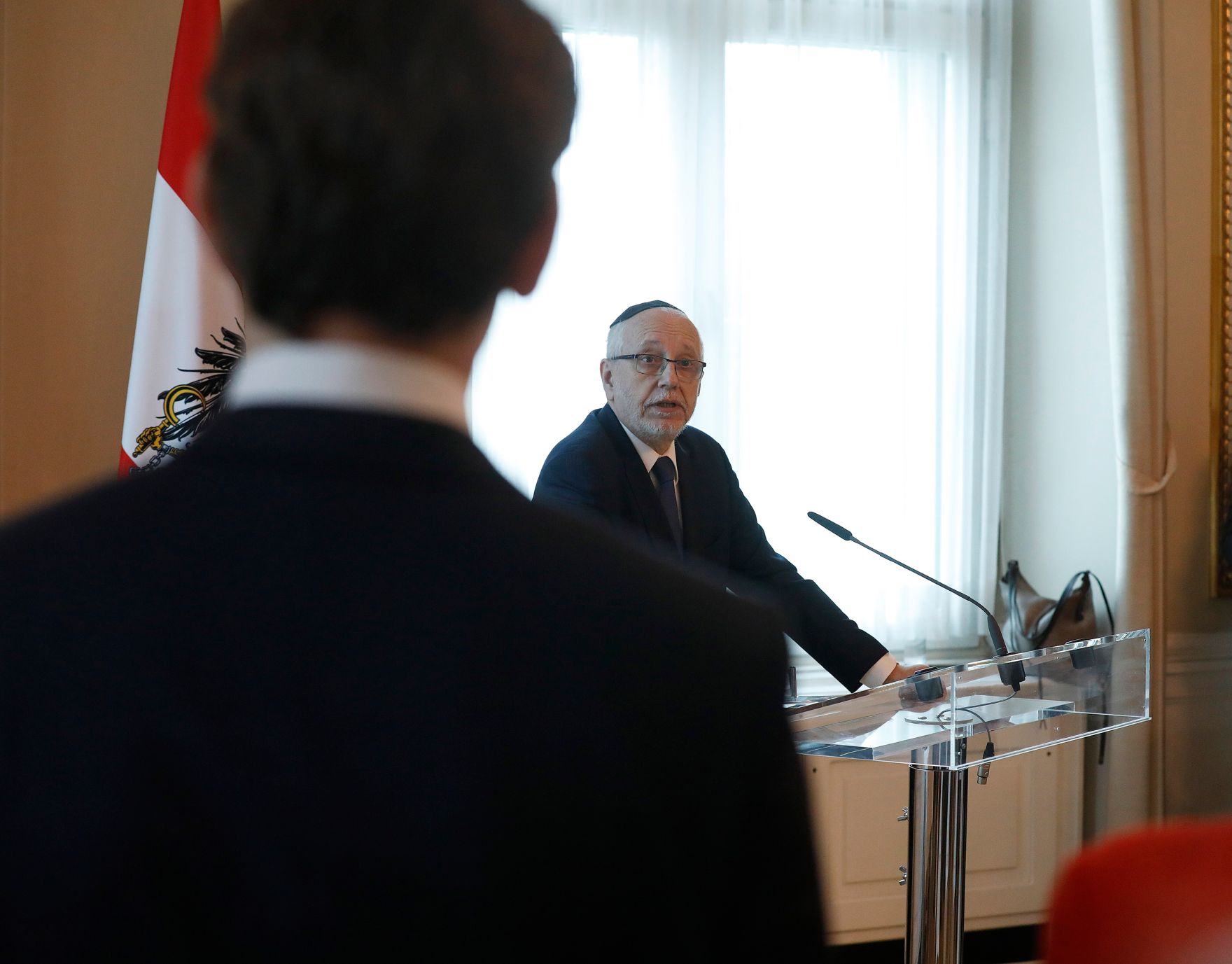 Am 26. M&auml;rz 2019 verlieh Bundeskanzler Sebastian Kurz das Gro&szlig;e Ehrenzeichen f&uuml;r Verdienste um die Republik &Ouml;sterreich an Raimund Fastenbauer.