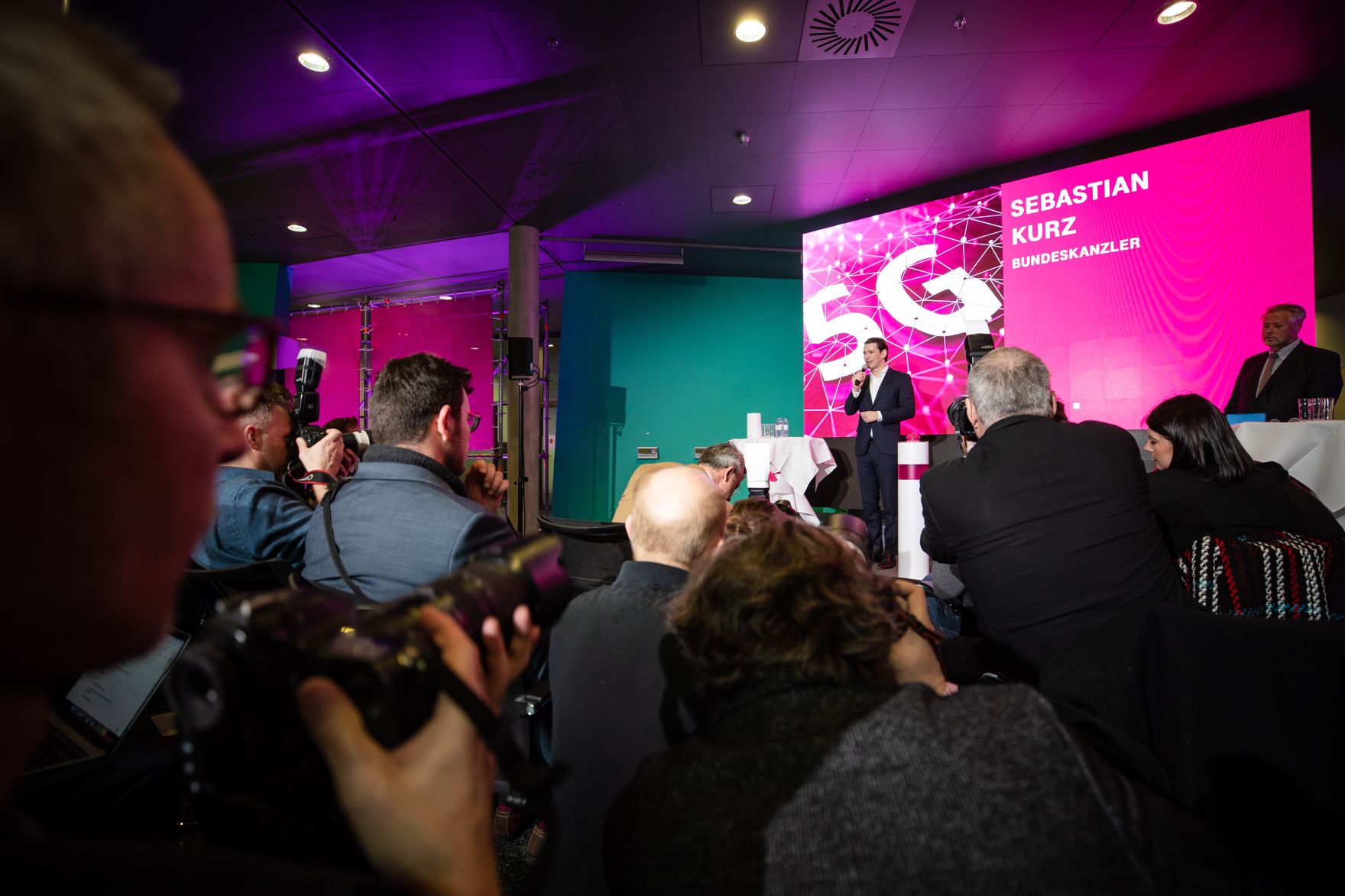 Am 26. M&auml;rz 2019 nahm Bundeskanzler Sebastian Kurz bei der Pressekonferenz zum Thema "5G-Pionier &Ouml;sterreich: T-Mobile startet 5G-Netz" im T-Center teil.