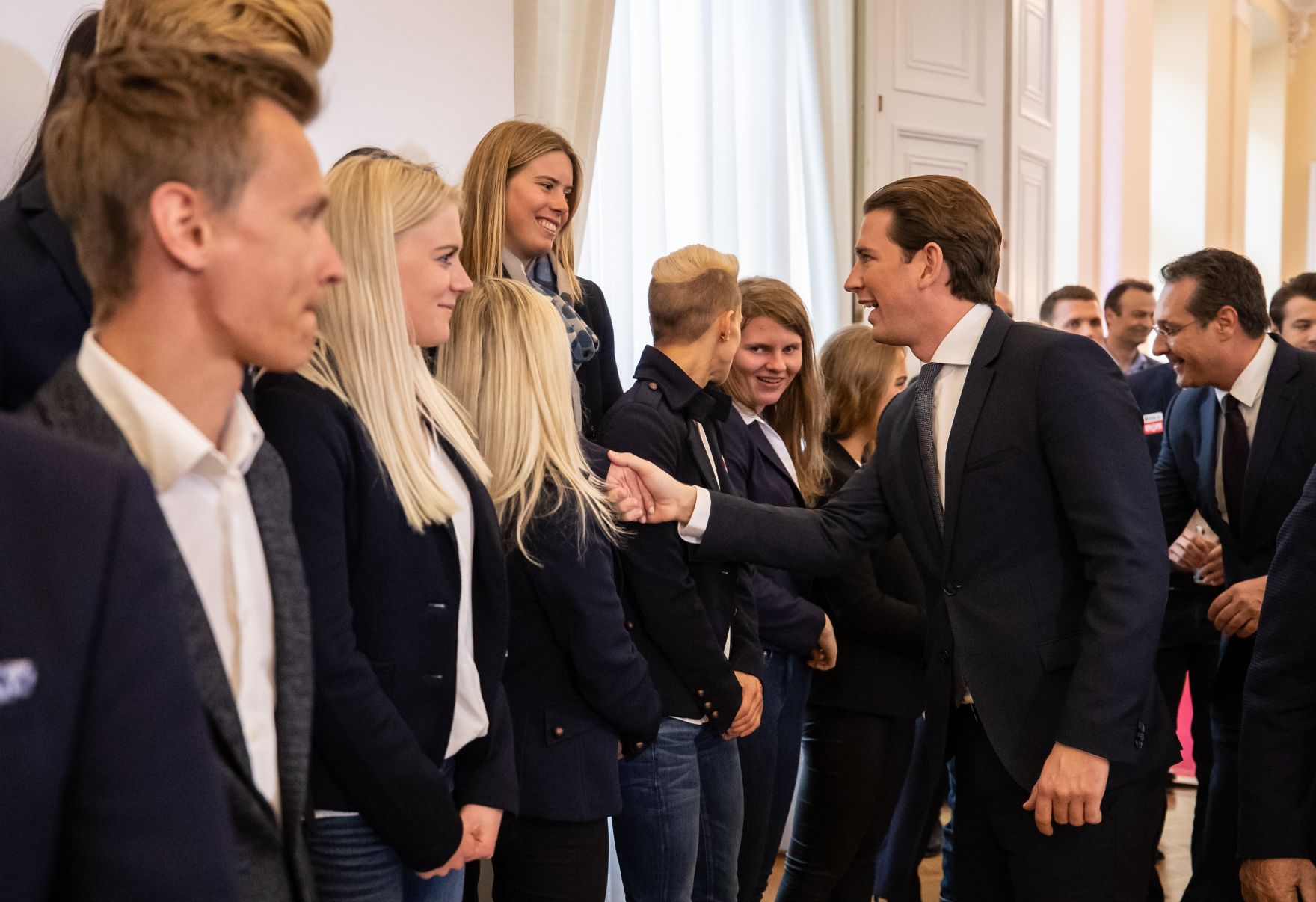 Am 3. April 2019 empfing Bundeskanzler Sebastian Kurz (2.v.r.) gemeinsam mit Vizekanzler Heinz-Christian Strache (r.) die &Ouml;SV-Athletinnen und Athleten im Bundeskanzleramt.