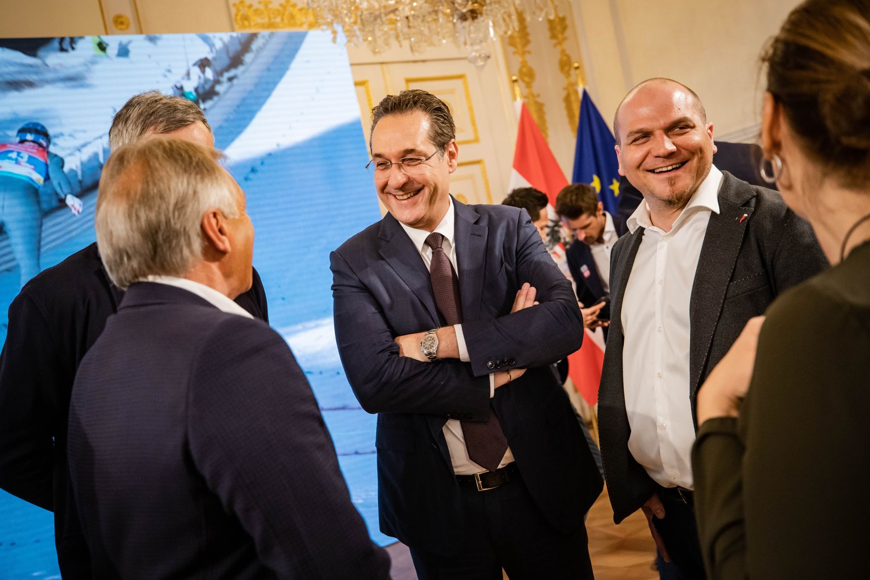 Am 3. April 2019 empfing Bundeskanzler Sebastian Kurz gemeinsam mit Vizekanzler Heinz-Christian Strache (m.) die &Ouml;SV-Athletinnen und Athleten im Bundeskanzleramt.