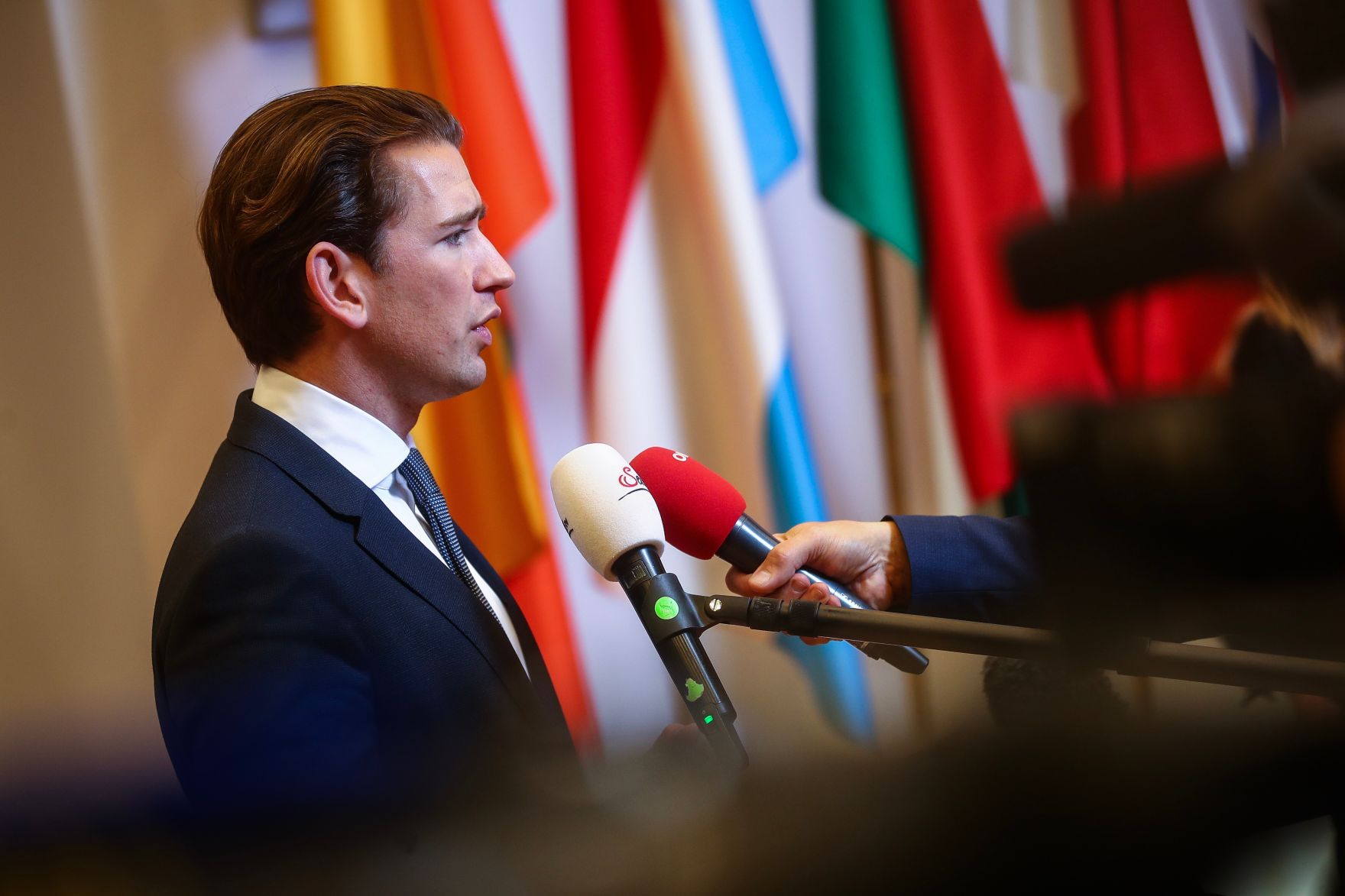 Am 10. April 2019 nahm Bundeskanzler Sebastian Kurz (l.) am Brexit-Gipfel in Br&uuml;ssel teil. Im Bild bei Pressestatement.