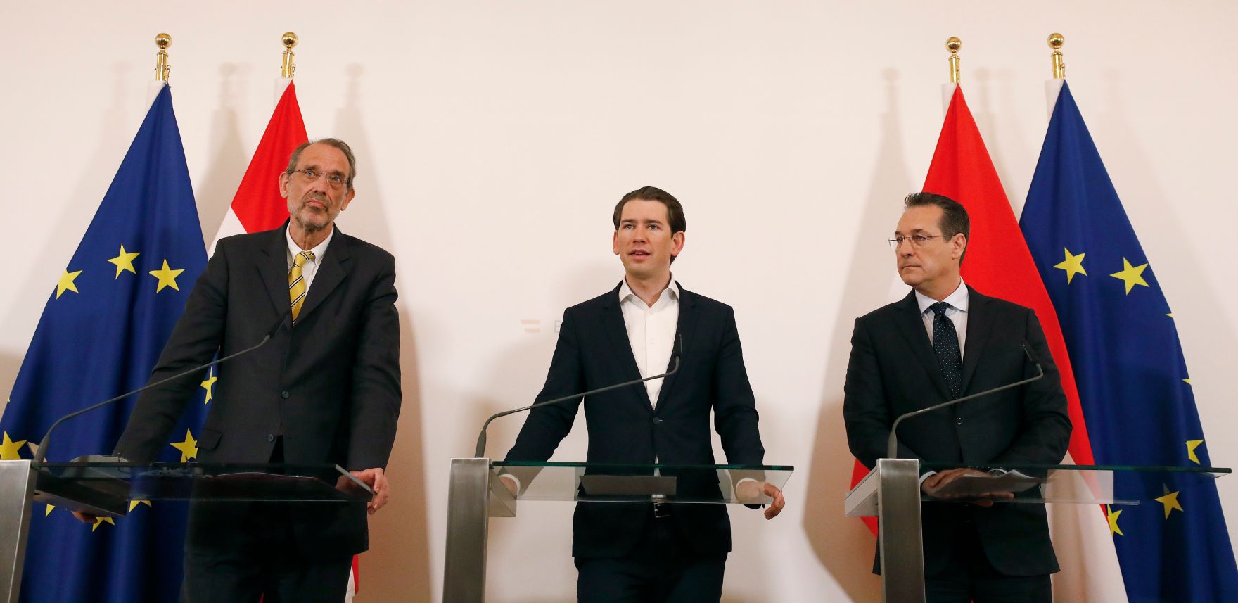 Am 11. April 2019 fand eine Pressekonferenz zum Thema "Bildungsinvestitionsgesetz" statt. Im Bild Bundeskanzler Sebastian Kurz (m.), Vizekanzler Heinz-Christian Strache (r.) und Bundesminister Heinz Fa&szlig;mann (l.).