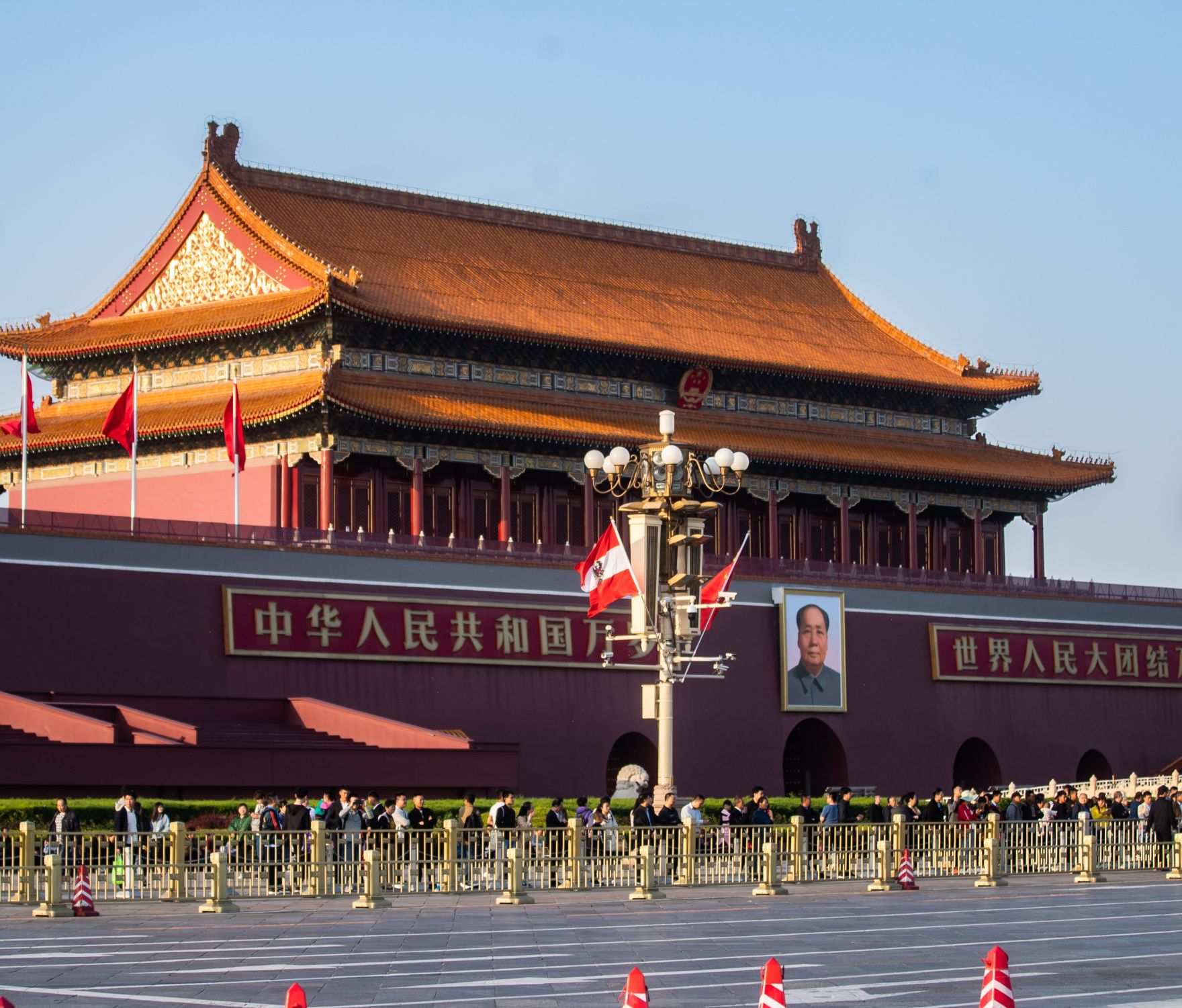 Am 26. April 2019 fand die Arbeitsreise von Bundeskanzler Sebastian Kurz in China statt. Im Bild zu Gast bei LI Zhanshu, Pr&auml;sident des Nationalen Volkskongresses