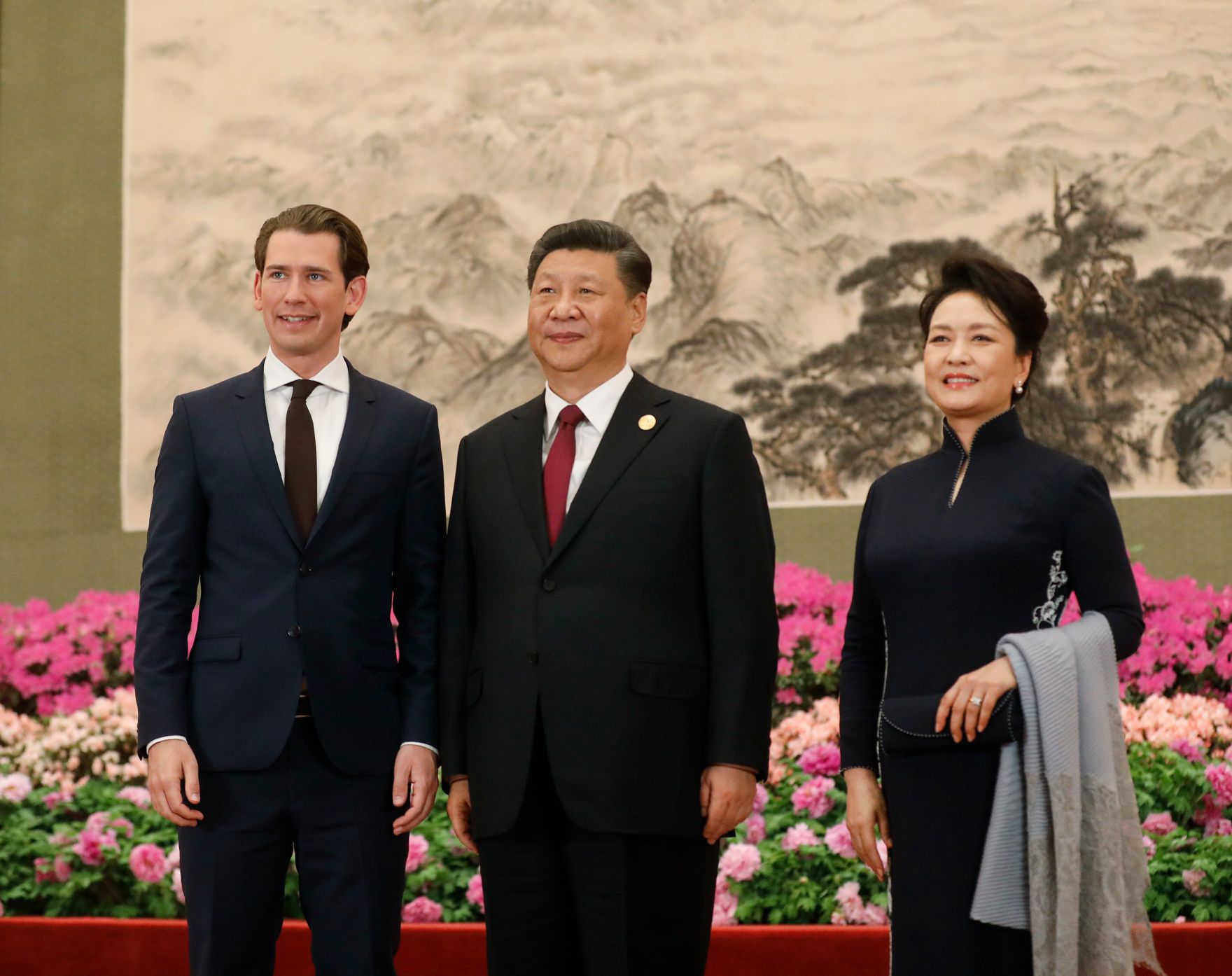 Am 26. April 2019 fand die Arbeitsreise von Bundeskanzler Sebastian Kurz (l.) in China statt. Im Bild mit dem chinesischen Pr&auml;sident Xi Jinping (m.) beim Belt and Road Forum.