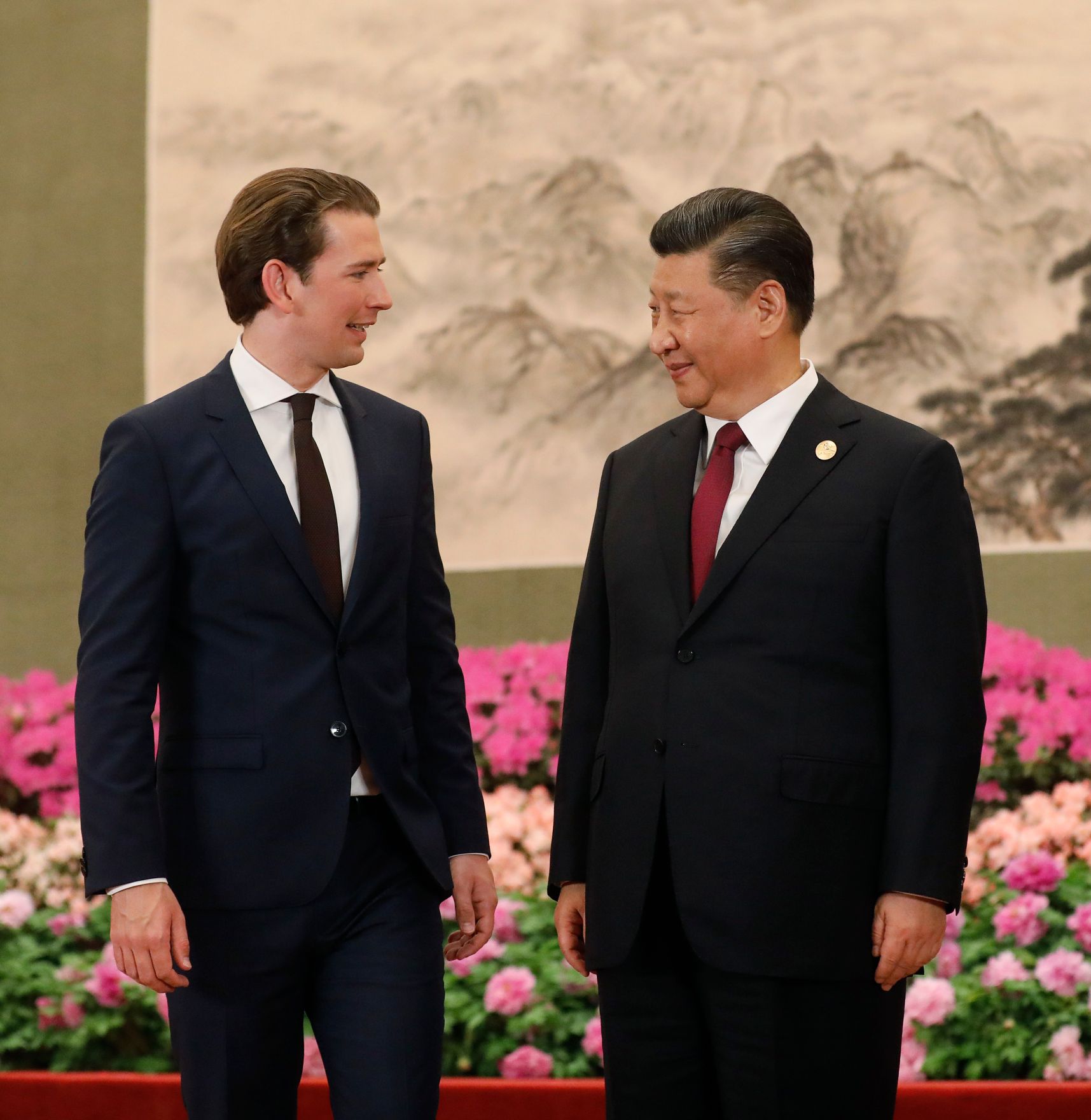 Am 26. April 2019 fand die Arbeitsreise von Bundeskanzler Sebastian Kurz (l.) in China statt. Im Bild mit dem chinesischen Pr&auml;sident Xi Jinping (r.) beim Belt and Road Forum.
