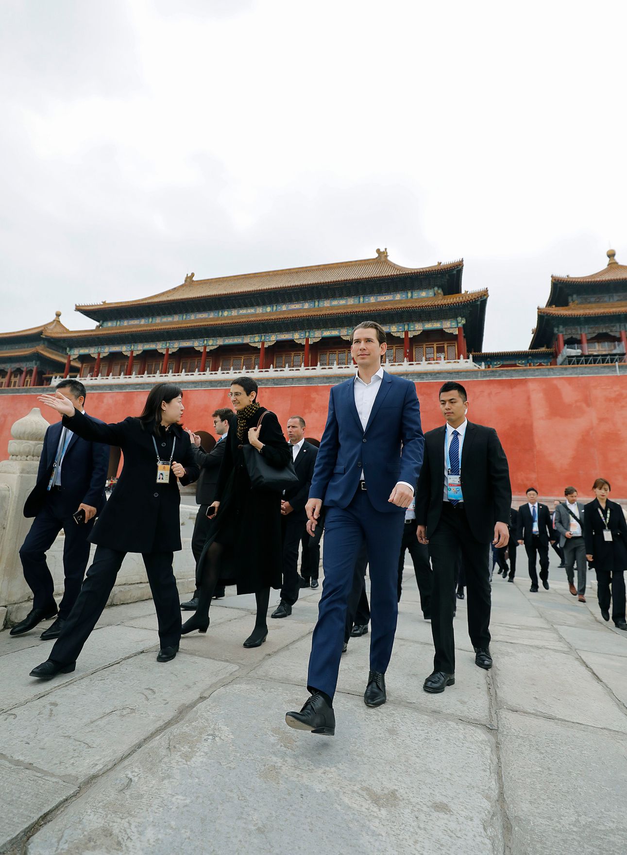 Am 28. April 2019 fand die Arbeitsreise von Bundeskanzler Sebastian Kurz (m.) in China statt. Im Bild beim Besuch der verbotene Stadt.