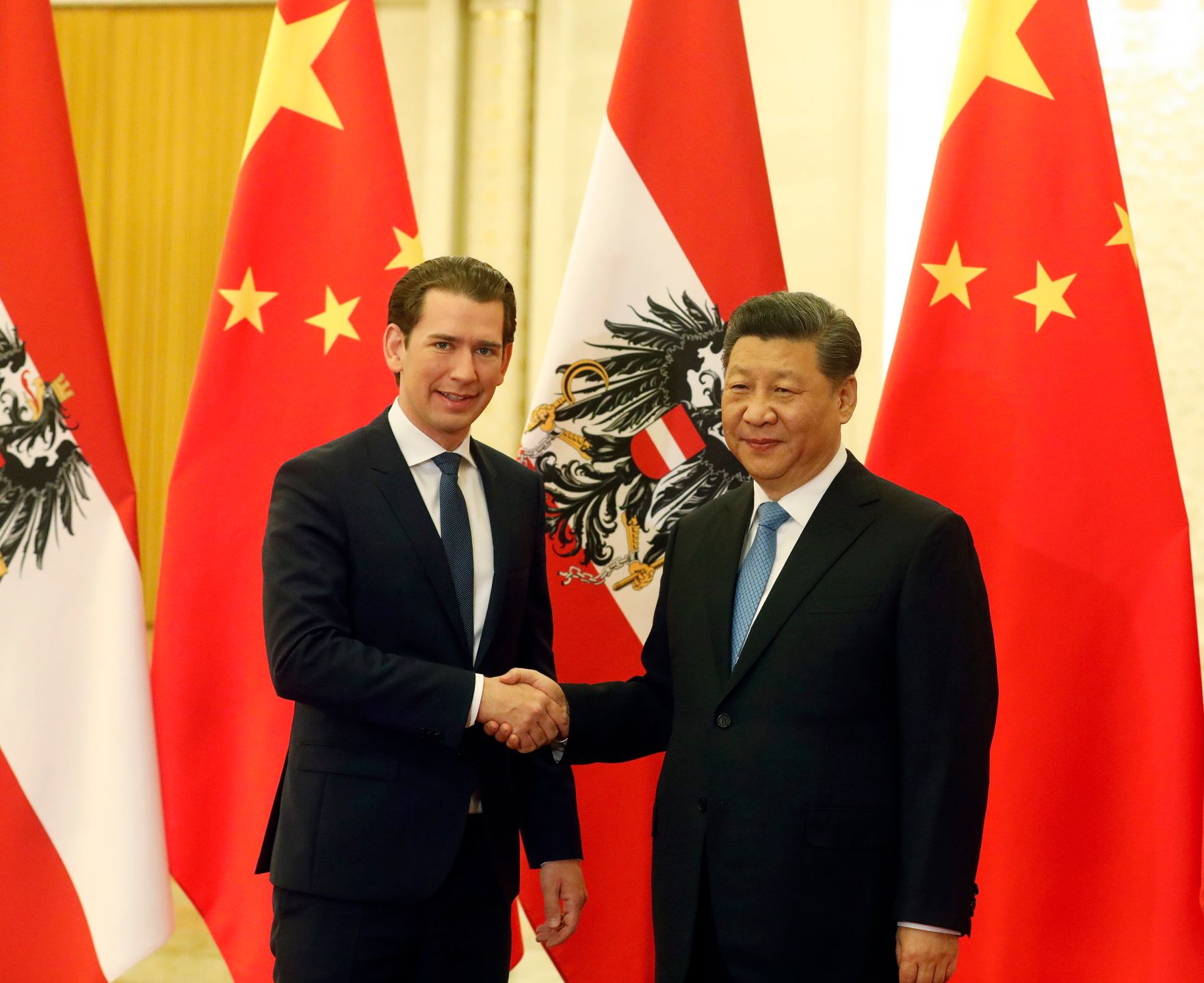 Am 29. April 2019 fand die Arbeitsreise von Bundeskanzler Sebastian Kurz (l.) in China statt. Im Bild bei dem Staatspr&auml;sident der Volksrepublik China Xi Jinping (r.).