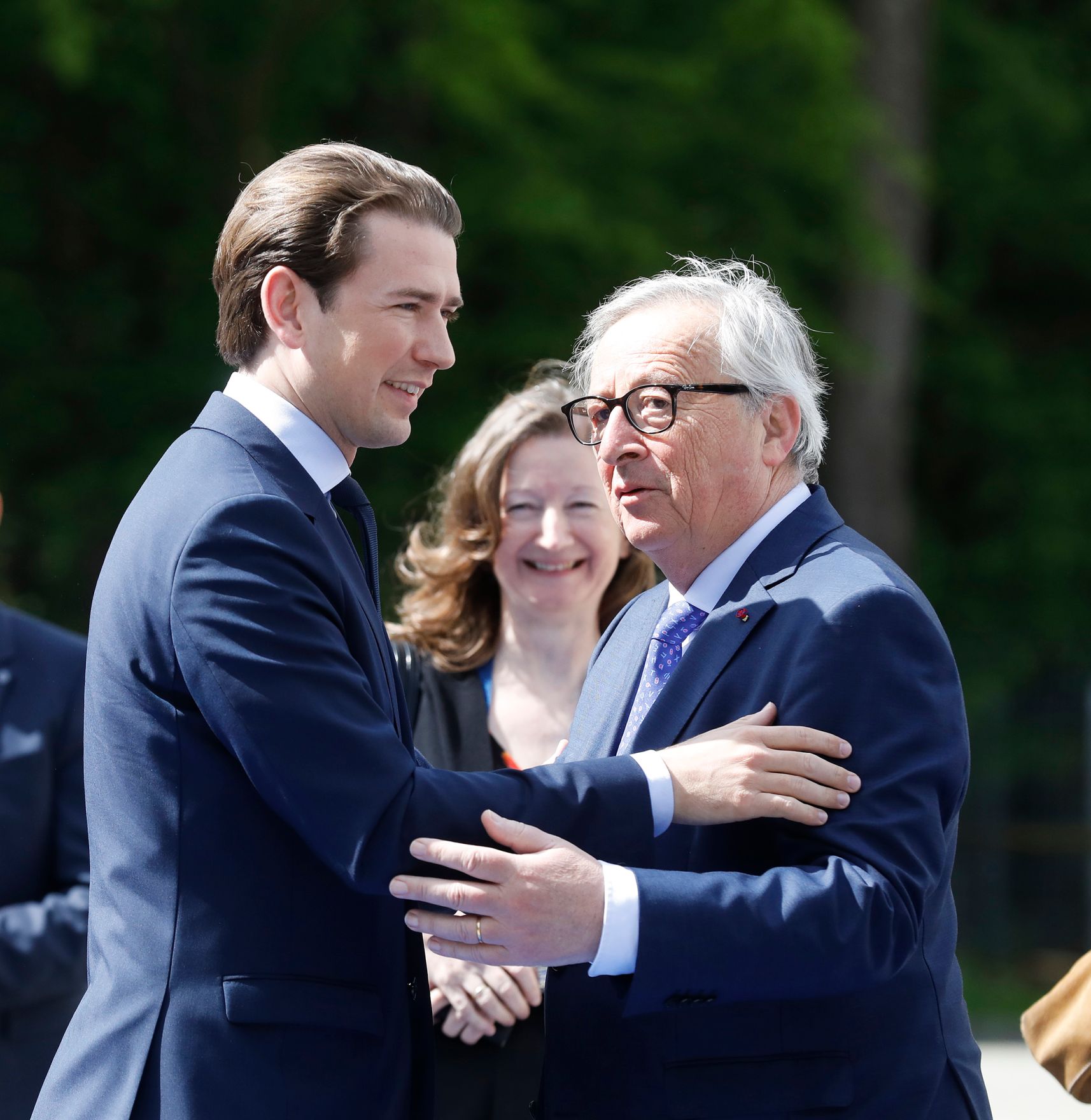 Am 9. Mai 2019 nahm Bundeskanzler Sebastian Kurz (l.) am EU-Gipfel in Sibiu teil. Im Bild mit dem Pr&auml;sidenten der Europ&auml;ischen Kommission Jean-Claude Juncker (r.).