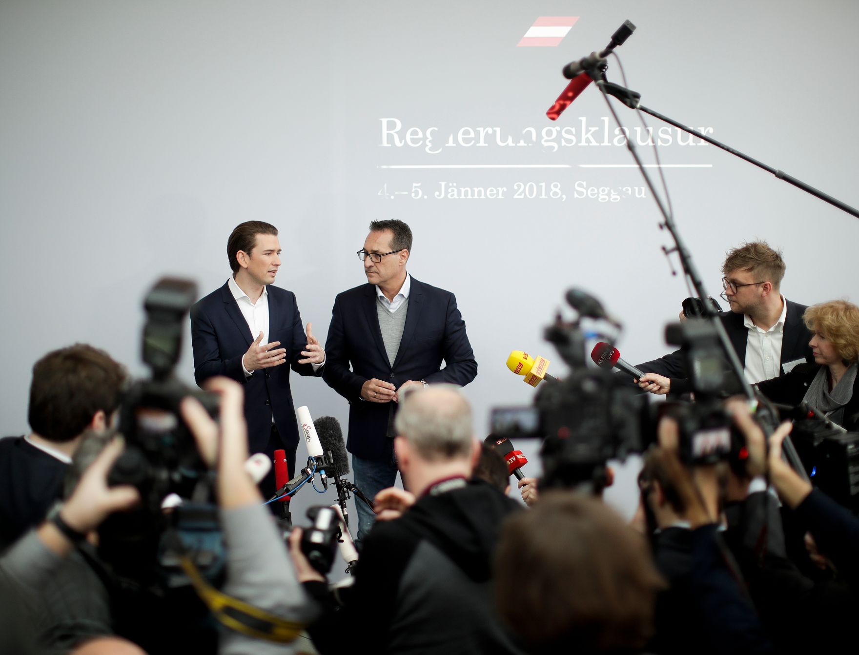 Am 4. J&auml;nner 2017 begann in Seggau die zweit&auml;gige Klausurtagung der Bundesregierung. Im Bild Bundeskanzler Sebastian Kurz (l.) und Vizekanzler Heinz-Christian Strache (r.).