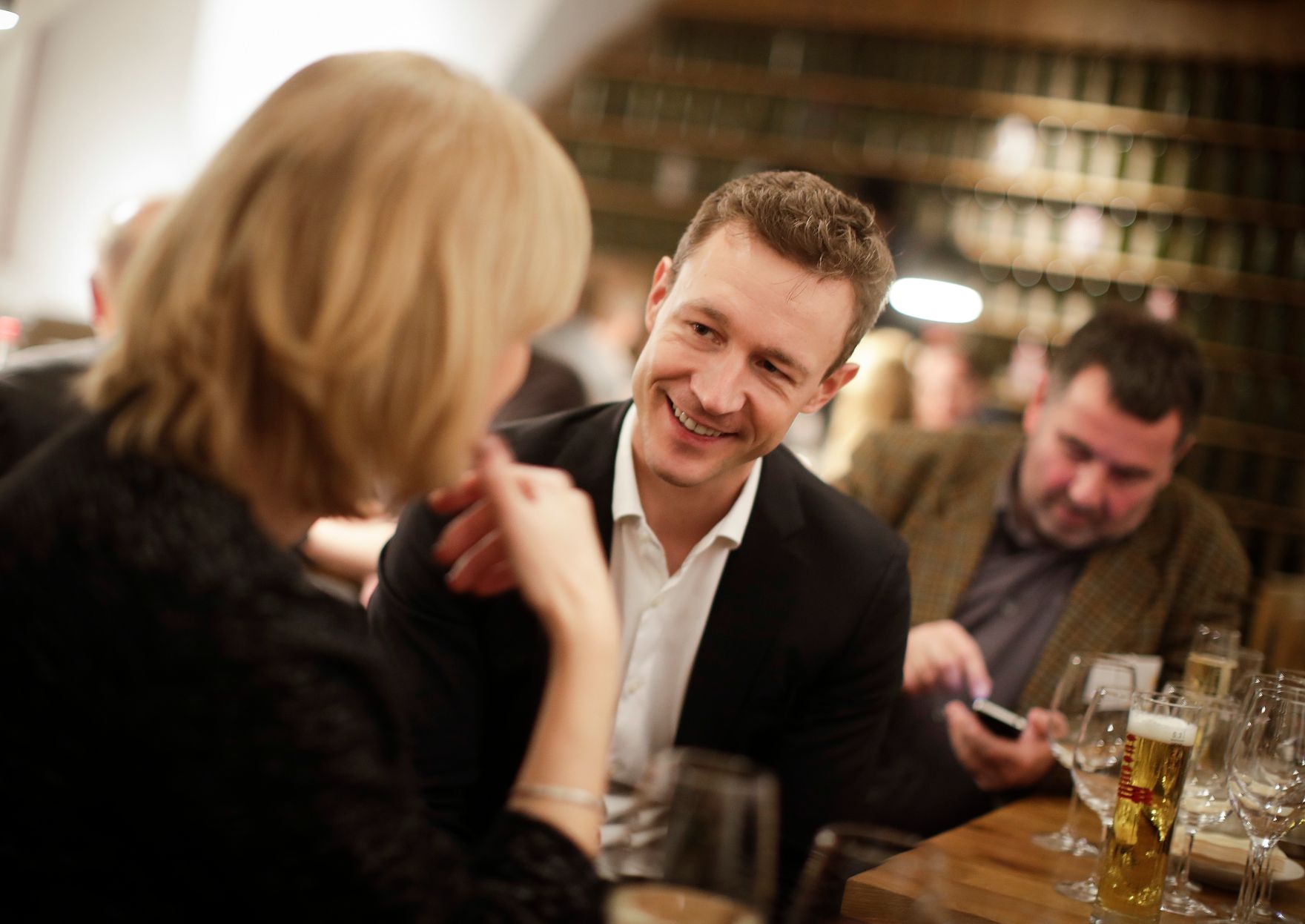 Am 4. J&auml;nner 2017 begann in Seggau die zweit&auml;gige Klausurtagung der Bundesregierung. Im Bild Bundesminister Gernot Bl&uuml;mel (m.) beim Medienempfang.