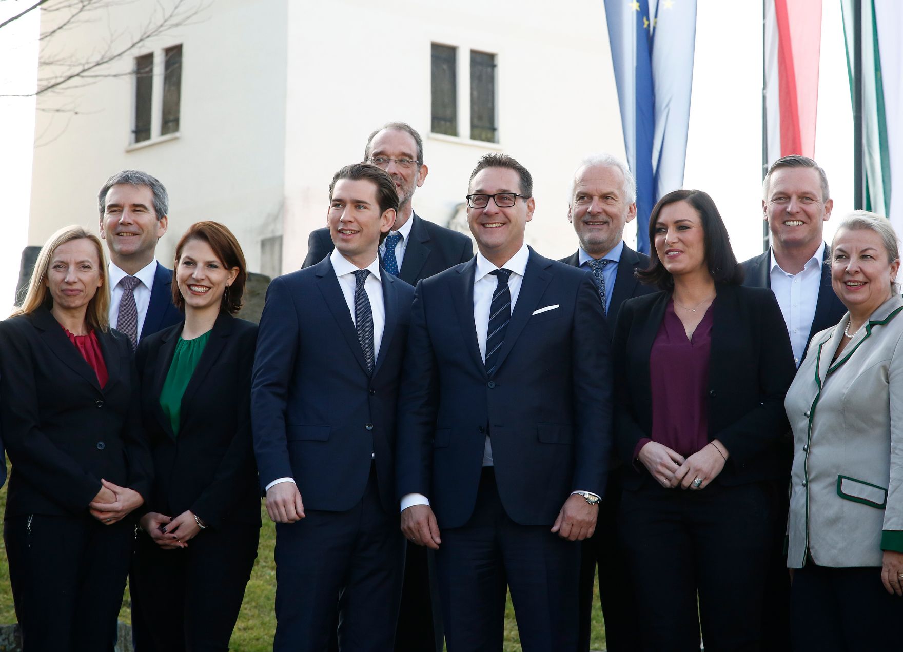 Am 5. J&auml;nner 2017 endete in Seggau die zweit&auml;gige Klausurtagung der Bundesregierung. Im Bild (v.l.n.r.) Bundesministerin Juliane Bogner-Strau&szlig;, Bundesminister Hartwig L&ouml;ger, Staatssekret&auml;rin Karoline Edtstadler, Bundeskanzler Sebastian Kurz, Bundesminister Heinz Fa&szlig;mann, Vizekanzler Heinz-Christian Strache, Bundesminister Josef Moser, Bundesministerin Elisabeth K&ouml;stinger, Bundesminister Mario Kunasek und Bundesministerin Beate Hartinger-Klein.