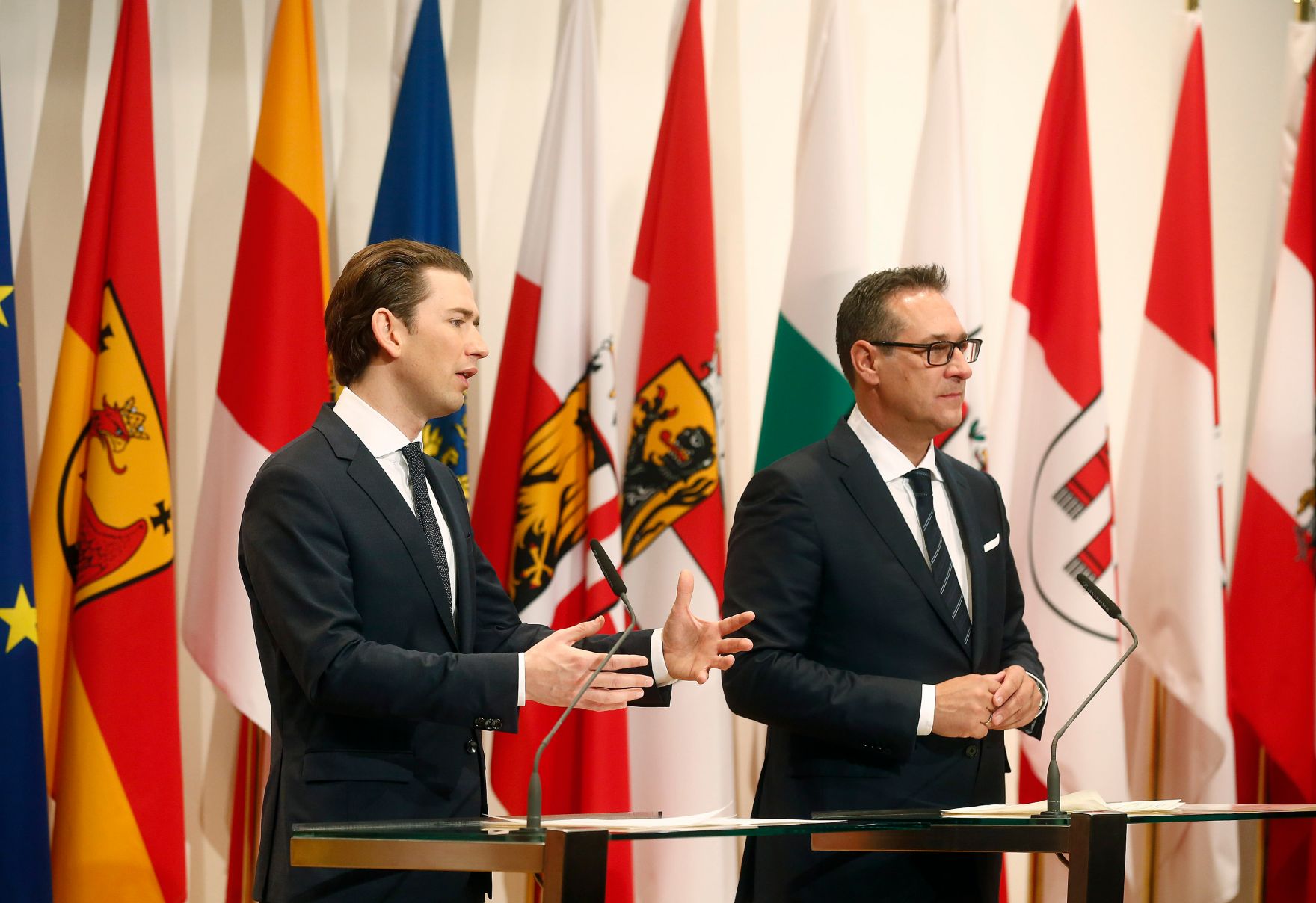 Am 5. J&auml;nner 2017 endete in Seggau die zweit&auml;gige Klausurtagung der Bundesregierung. Im Bild Bundeskanzler Bundeskanzler Sebastian Kurz (l.) mit Vizekanzler Heinz-Christian Strache (r.) bei der Abschlusspressekonferenz.