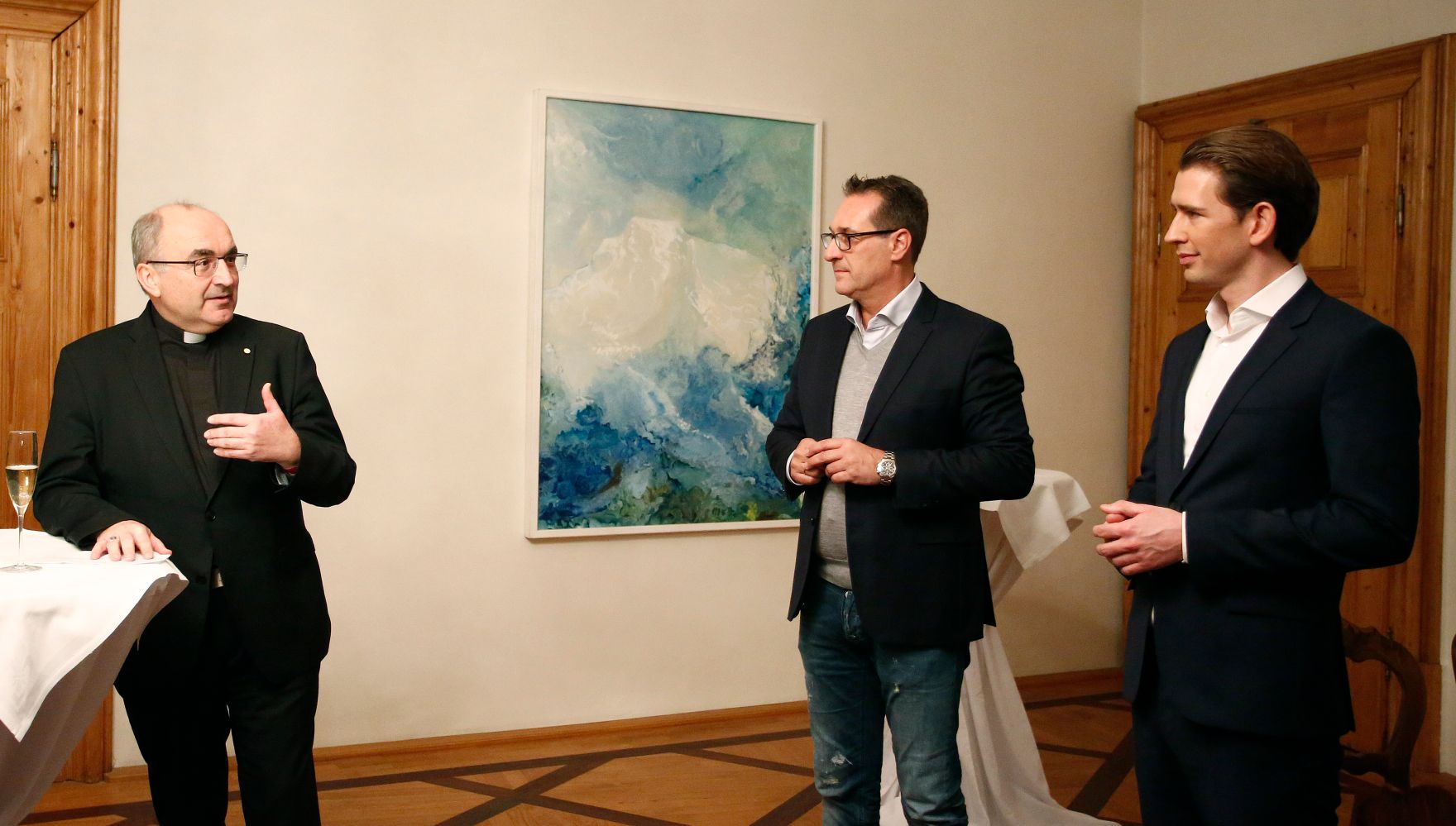 Am 4. J&auml;nner 2017 begann in Seggau die zweit&auml;gige Klausurtagung der Bundesregierung. Im Bild Bundeskanzler Sebastian Kurz (r.) mit Vizekanzler Heinz-Christian Strache (m.) und Bischof von Graz-Seggau Wilhelm Krautwaschl (l.).