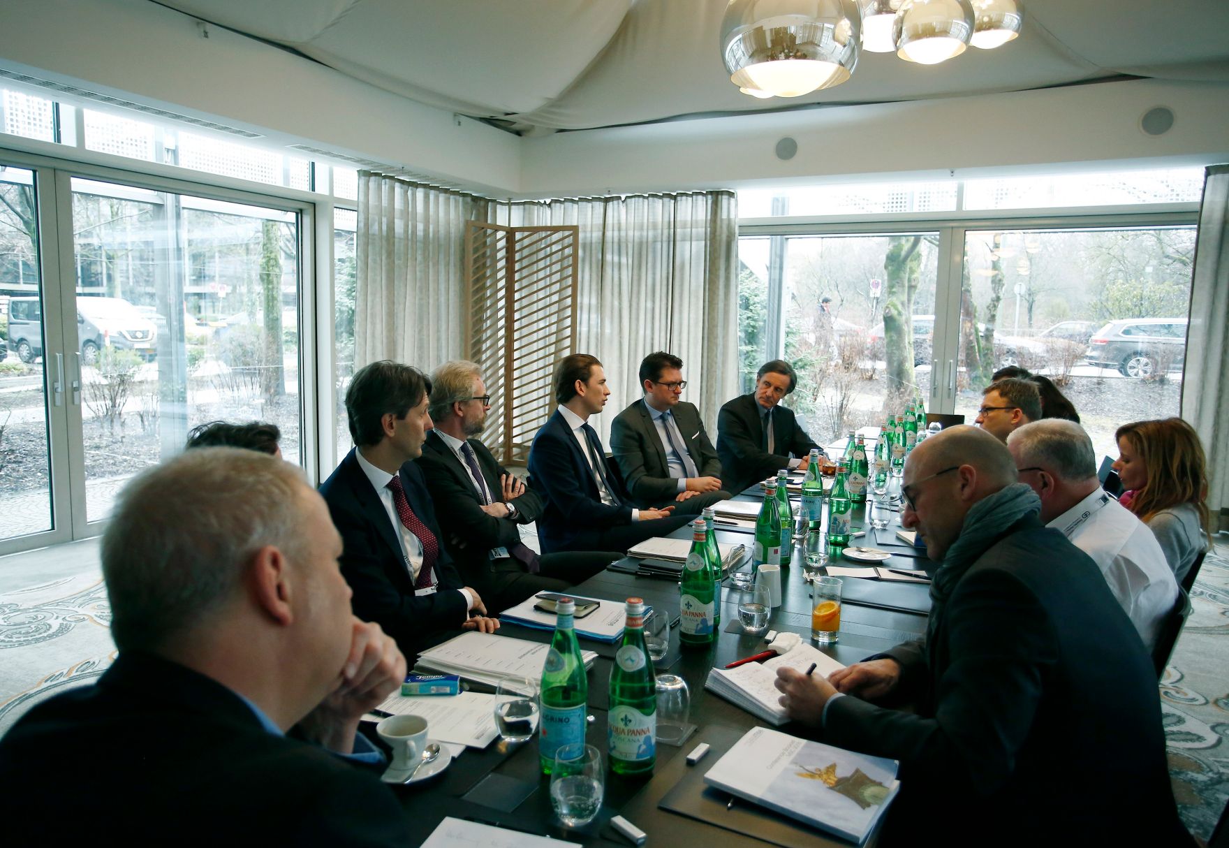 Am 16. Februar 2018 besuchte Bundeskanzler Sebastian Kurz (4.v.l.) die M&uuml;nchner Sicherheitskonferenz.