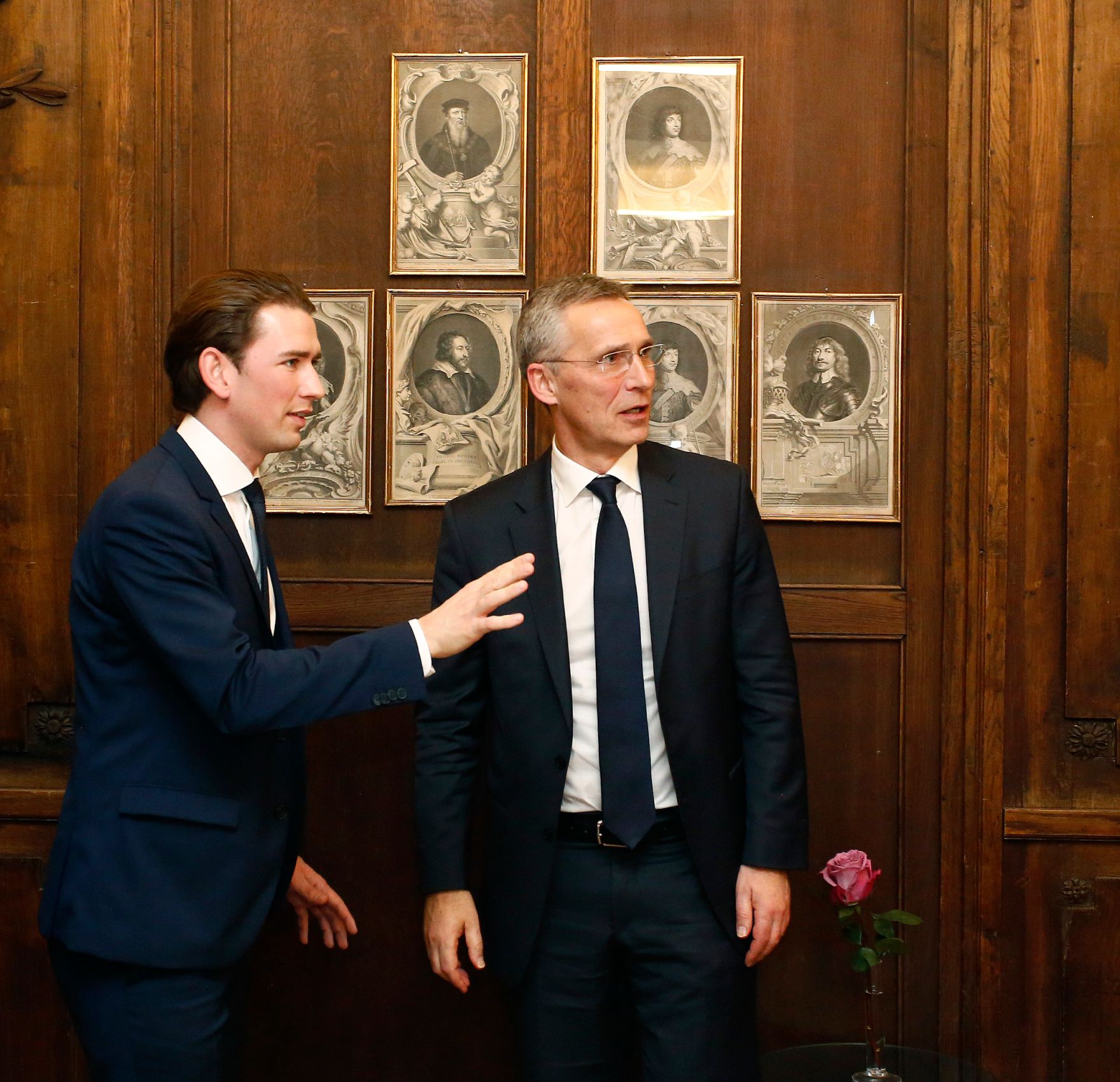 Am 16. Februar 2018 besuchte Bundeskanzler Sebastian Kurz (l.) die M&uuml;nchner Sicherheitskonferenz. Im Bild mit dem NATO-Generalsekret&auml;r Jens Stoltenberg (r.)