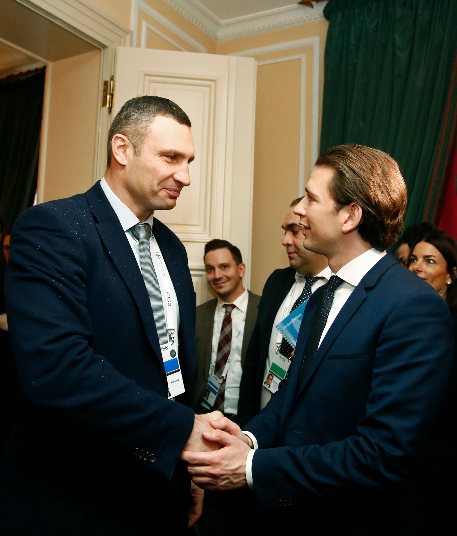 Am 17. Februar 2018 besuchte Bundeskanzler Sebastian Kurz (r.) die M&uuml;nchner Sicherheitskonferenz. Im Bild mit dem B&uuml;rgermeister von Kiew Vitali Klitschko (l.).