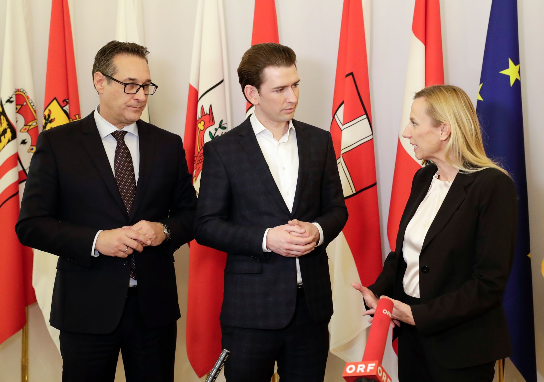 Am 1. M&auml;rz 2018 empfing Bundeskanzler Sebastian Kurz (m.) Familien zum Familienbonusevent. Im Bild mit Vizekanzler Heinz-Christian Strache (l.) und Bundesministerin Juliane Bogner-Strau&szlig; (r.).