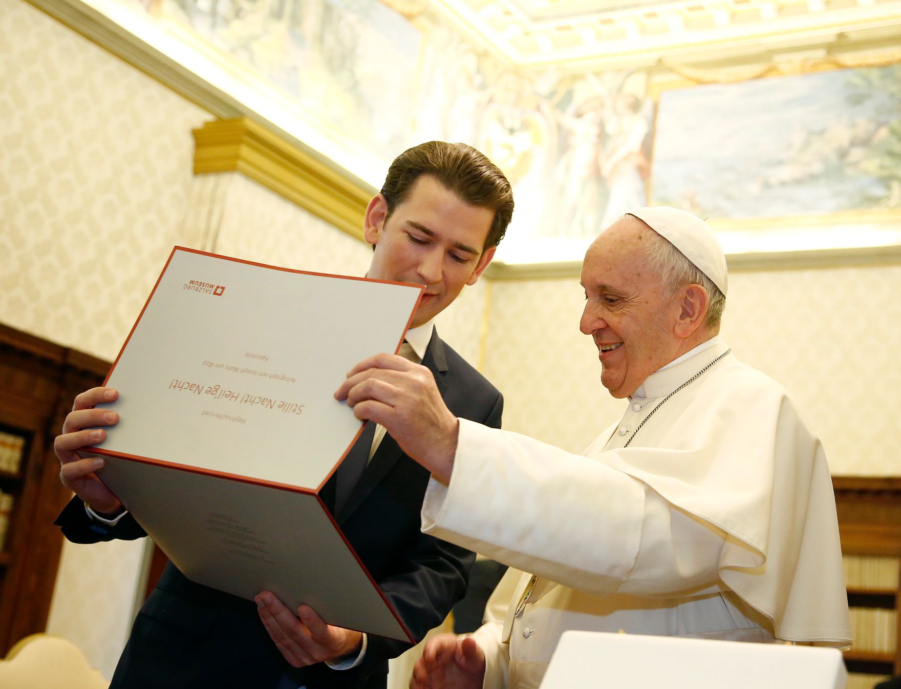 Am 5. M&auml;rz 2018 besuchte Bundeskanzler Sebastian Kurz (l.) Papst Franziskus (r.) zu einem Arbeitsgespr&auml;ch im Vatikan.