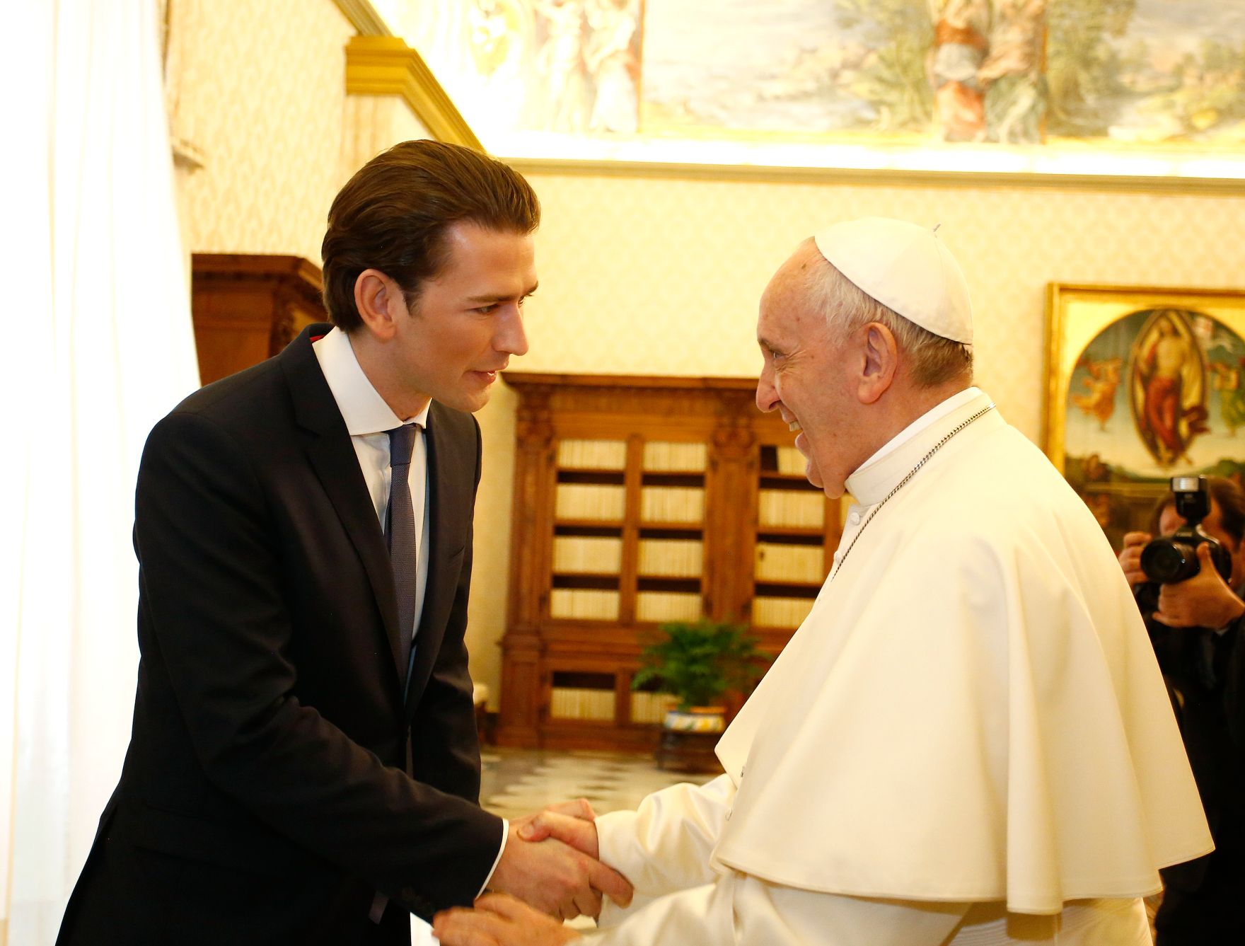 Am 5. M&auml;rz 2018 besuchte Bundeskanzler Sebastian Kurz (l.) Papst Franziskus (r.) zu einem Arbeitsgespr&auml;ch im Vatikan.