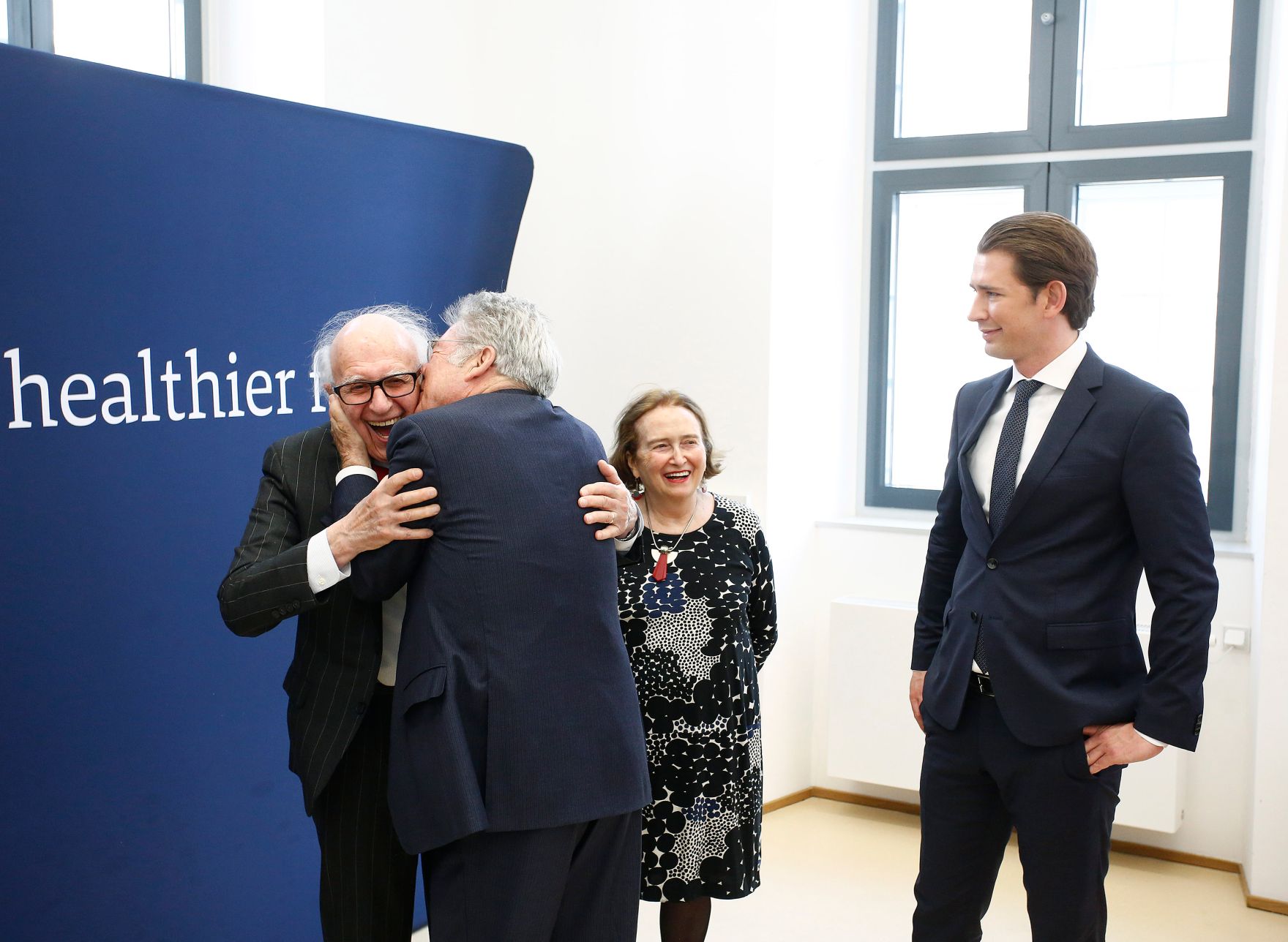 Am 24. April 2018 wurde dem Nobelpreistr&auml;ger Eric Kandel (l.) das Ehrendoktorat der Medizinischen Universit&auml;t Wien verliehen. Im Bild mit Bundeskanzler Sebastian Kurz (r.).