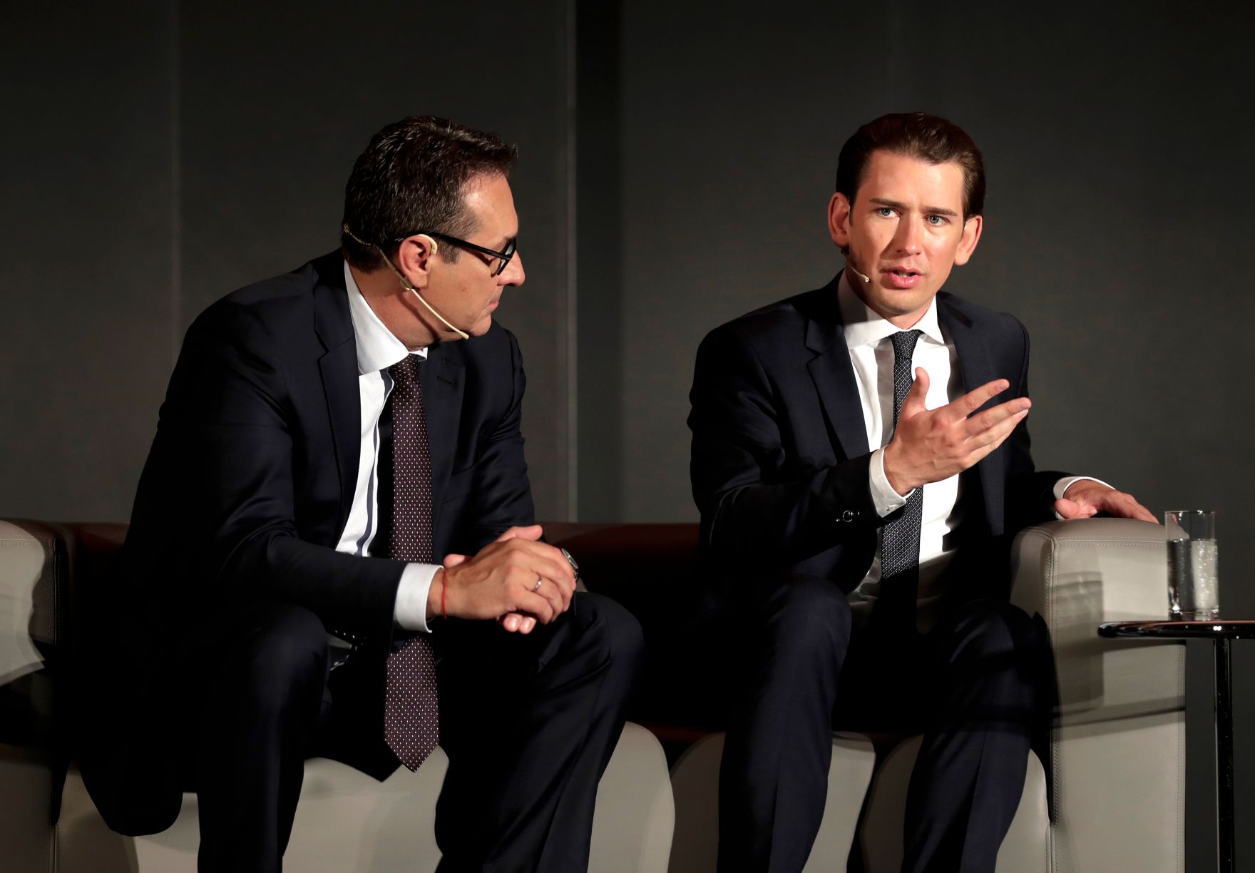 Am 9. Mai 2018 fand in der Akademie der Wissenschaften ein Gespr&auml;ch zu den vergangenen EU-Ratsvorsitzen und zum EU-Ratsvorsitz 2018 statt. Im Bild Bundeskanzler Sebastian Kurz (r.) und Vizekanzler Heinz-Christian Strache (l.).