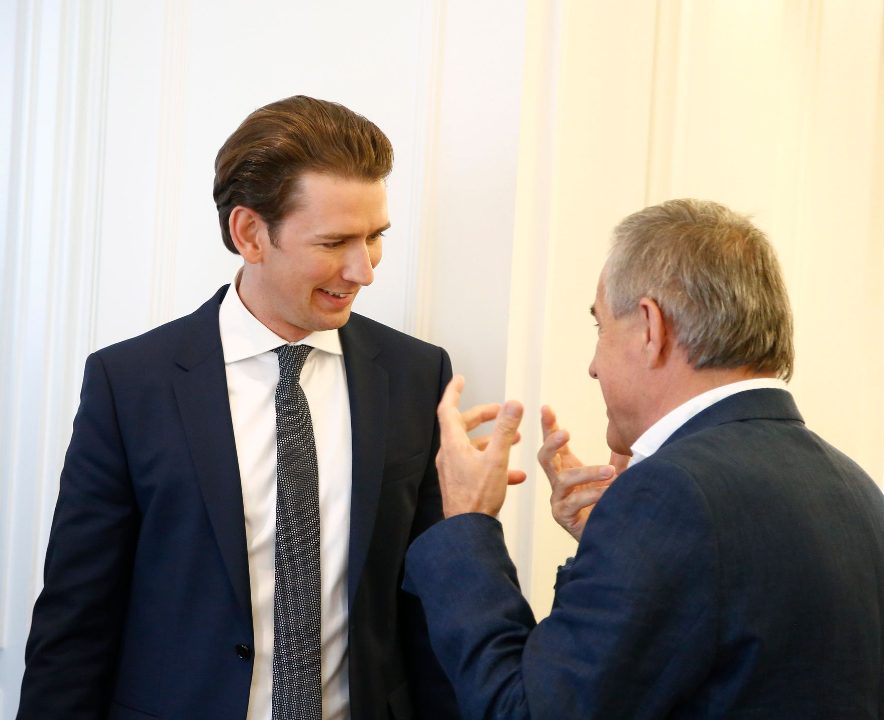 Am 23. Mai 2018 nahm Bundeskanzler Sebastian Kurz (l.) am Gespr&auml;ch beim "Kleine Zeitung Salon" mit Chefredakteur Hubert Patterer (r.) teil.