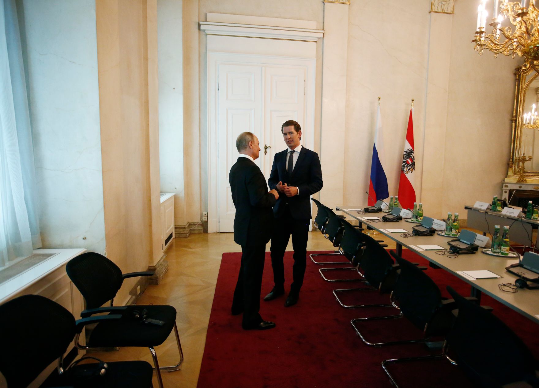 Am 5. Juni 2018 empfing Bundeskanzler Sebastian Kurz (r.) den russischen Pr&auml;sidenten Wladimir Putin (l.) zu einem Arbeitsgespr&auml;ch.