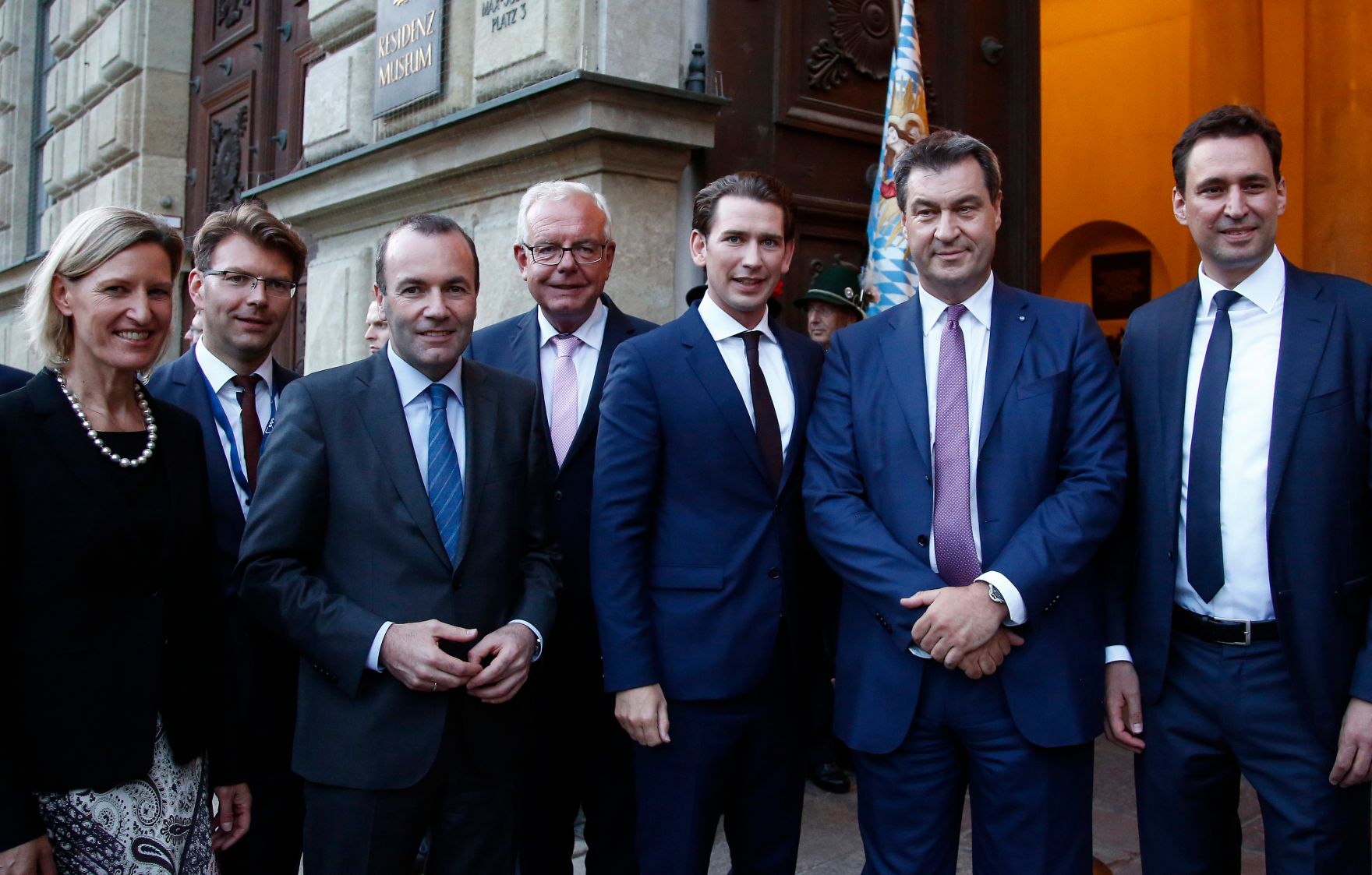 Am 6. Juni 2018 traf Bundeskanzler Sebastian Kurz (3.v.r.) den Ministerpr&auml;sidenten von Bayern Markus S&ouml;der (2.v.r.) zu einem Arbeitsgespr&auml;ch.