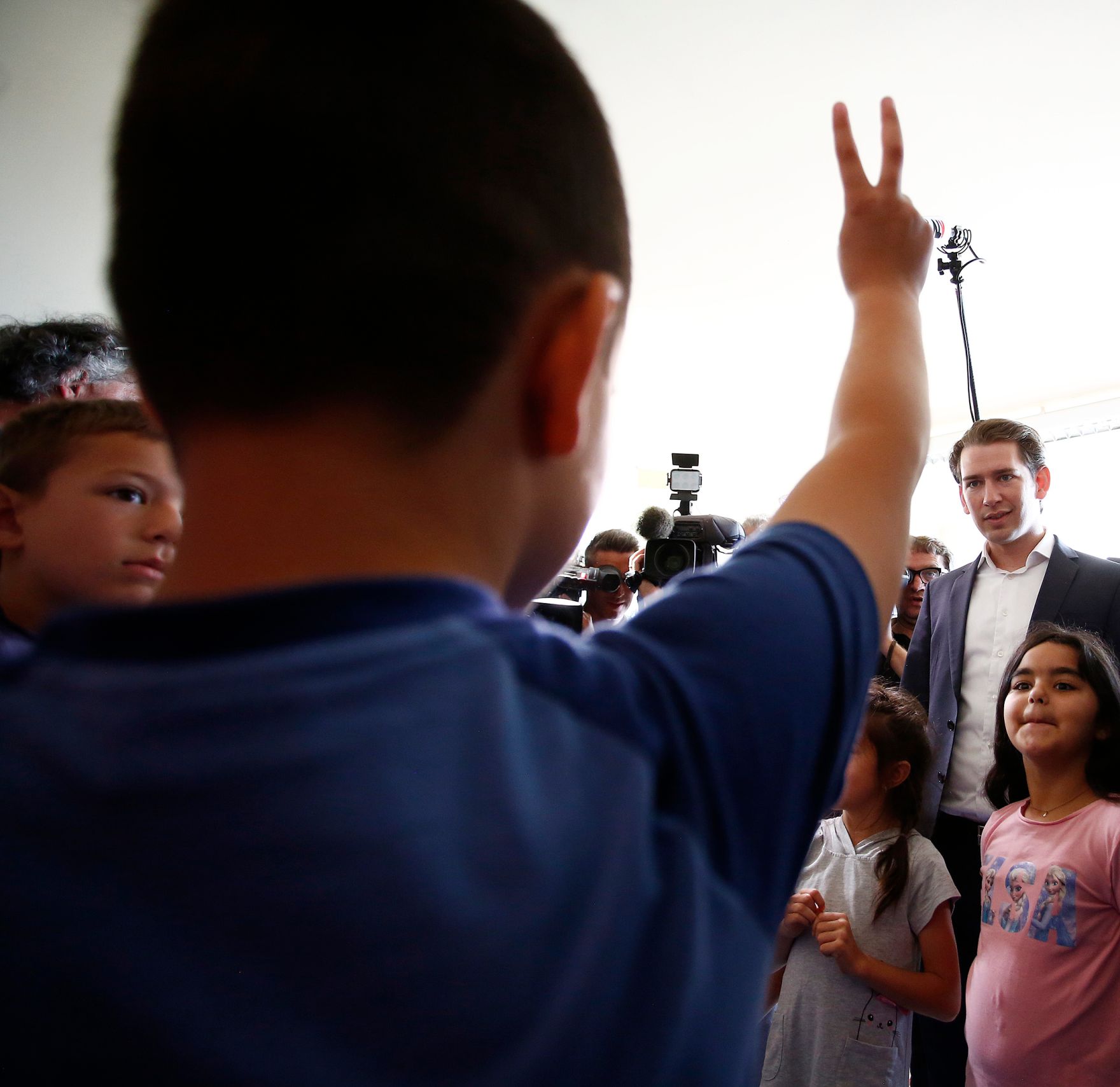 Am 18. Juni 2018 besuchte Bundeskanzler Sebastian Kurz gemeinsam mit Vizekanzler Heinz-Christian Strache und Bundesminister Heinz Fa&szlig;mann im Rahmen der Best Practice Beispiele "Deutschf&ouml;rderklassen" die Otto Gl&ouml;ckel Sportvolksschule Wiener Neustadt.