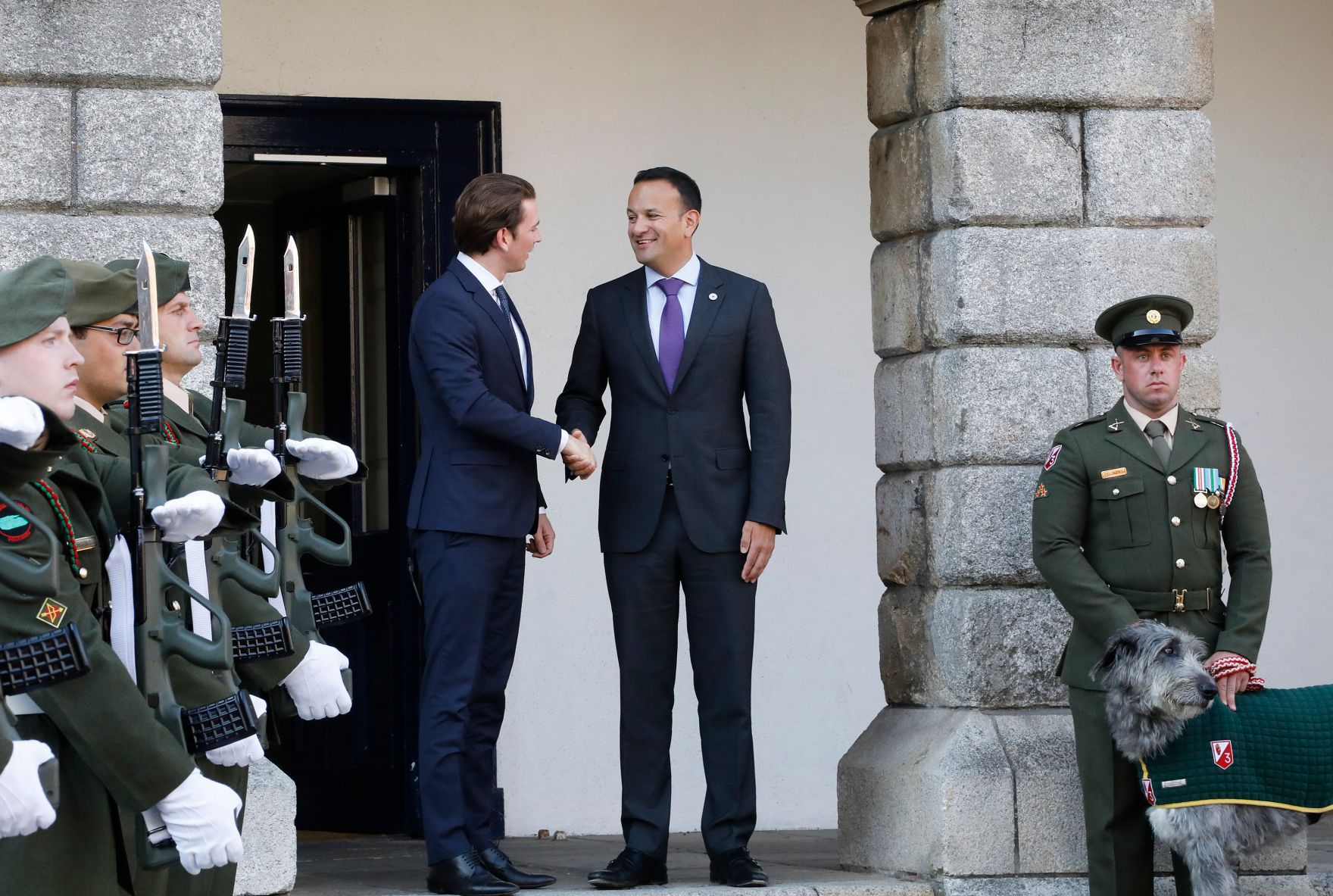 Am 8. Juli 2018 reiste Bundeskanzler Sebastian Kurz (l.) zu einem Arbeitsgespr&auml;ch nach Irland. Im Bild mit dem irischen Premierminister Leo Varadkar (r.).