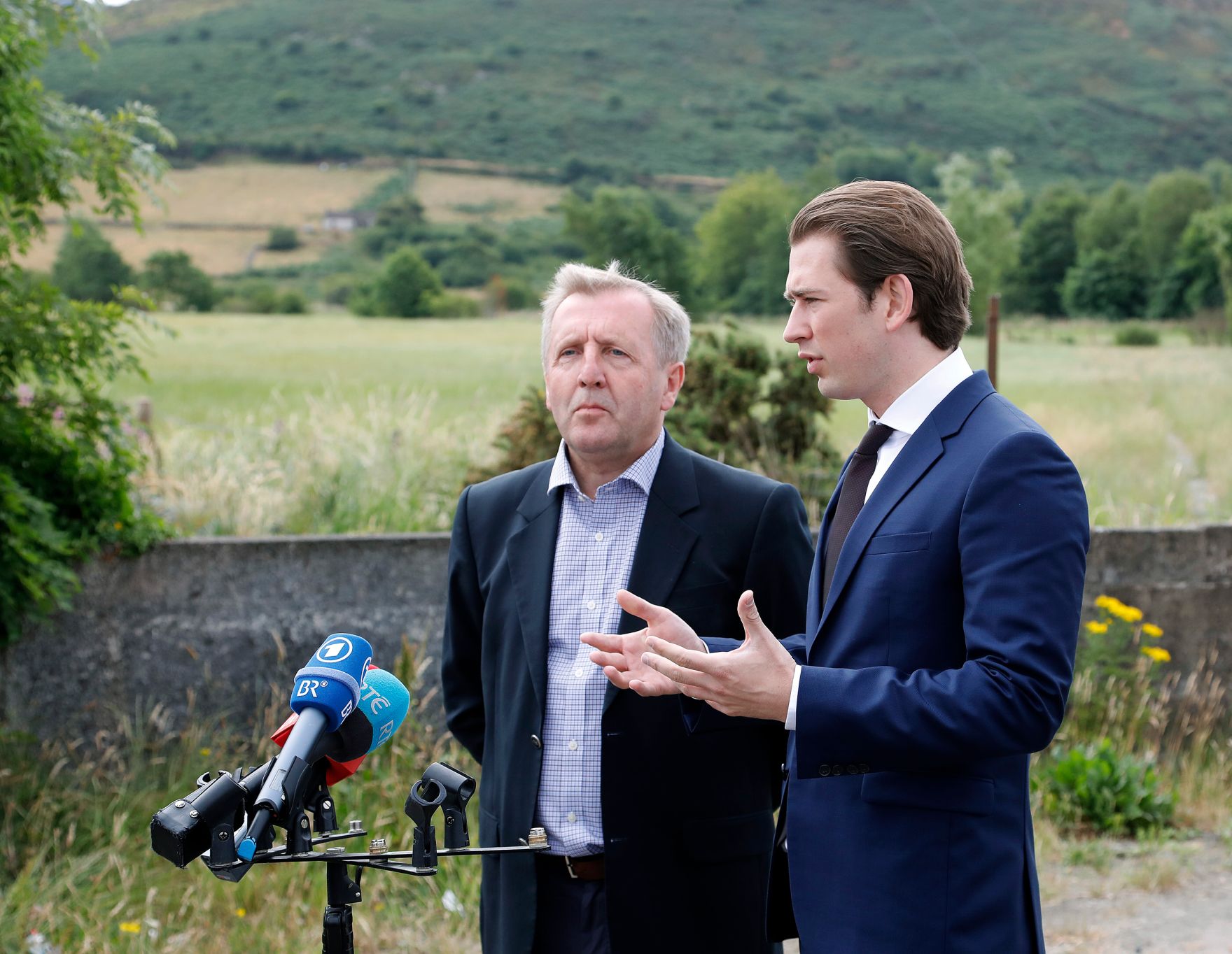 Am 9. Juli 2018 setzte Bundeskanzler Sebastian Kurz (r.) seinen Arbeitsbesuch in Irland fort. Im Bild mit dem irischen Landwirtschaftsminister Michael Creed (l.).
