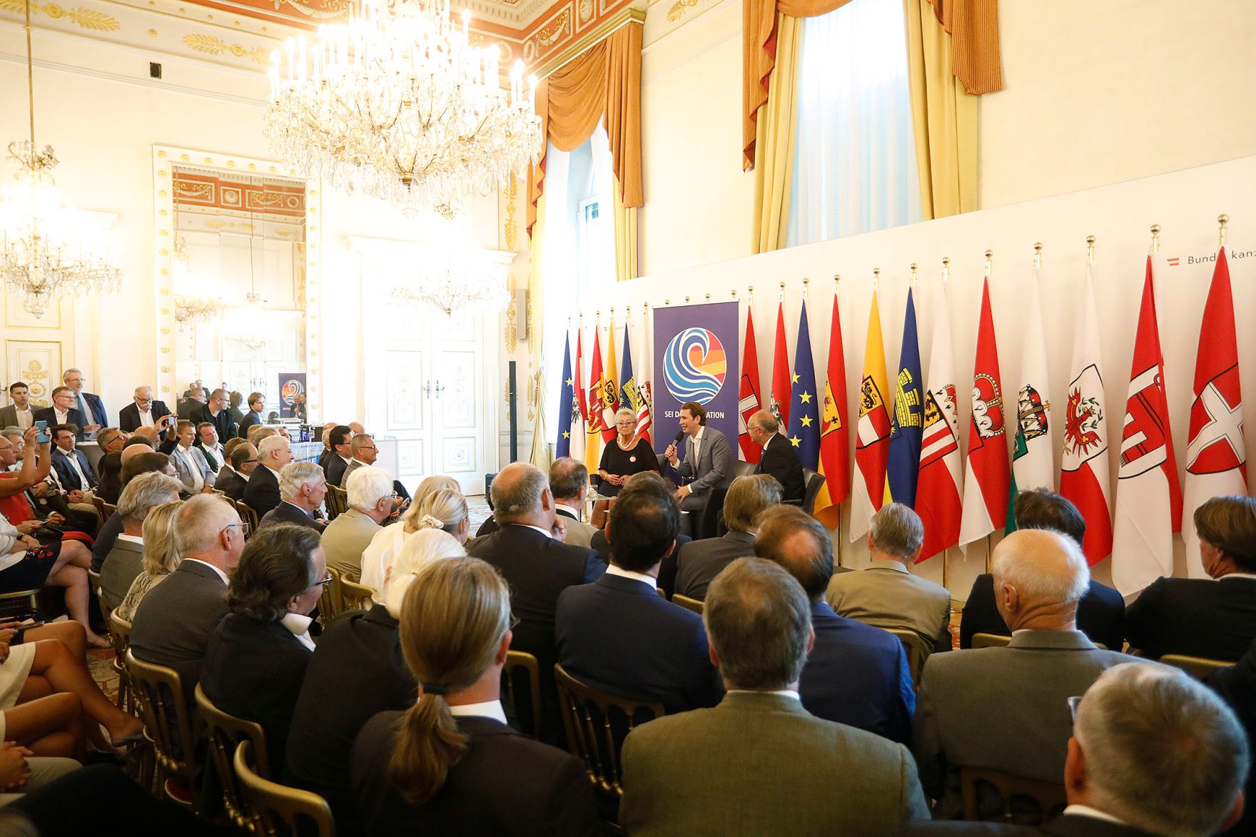 Am 20. August 2018 empfing Bundeskanzler Sebastian Kurz (m.) den Rotary Club &Ouml;sterreich im Bundeskanzleramt.