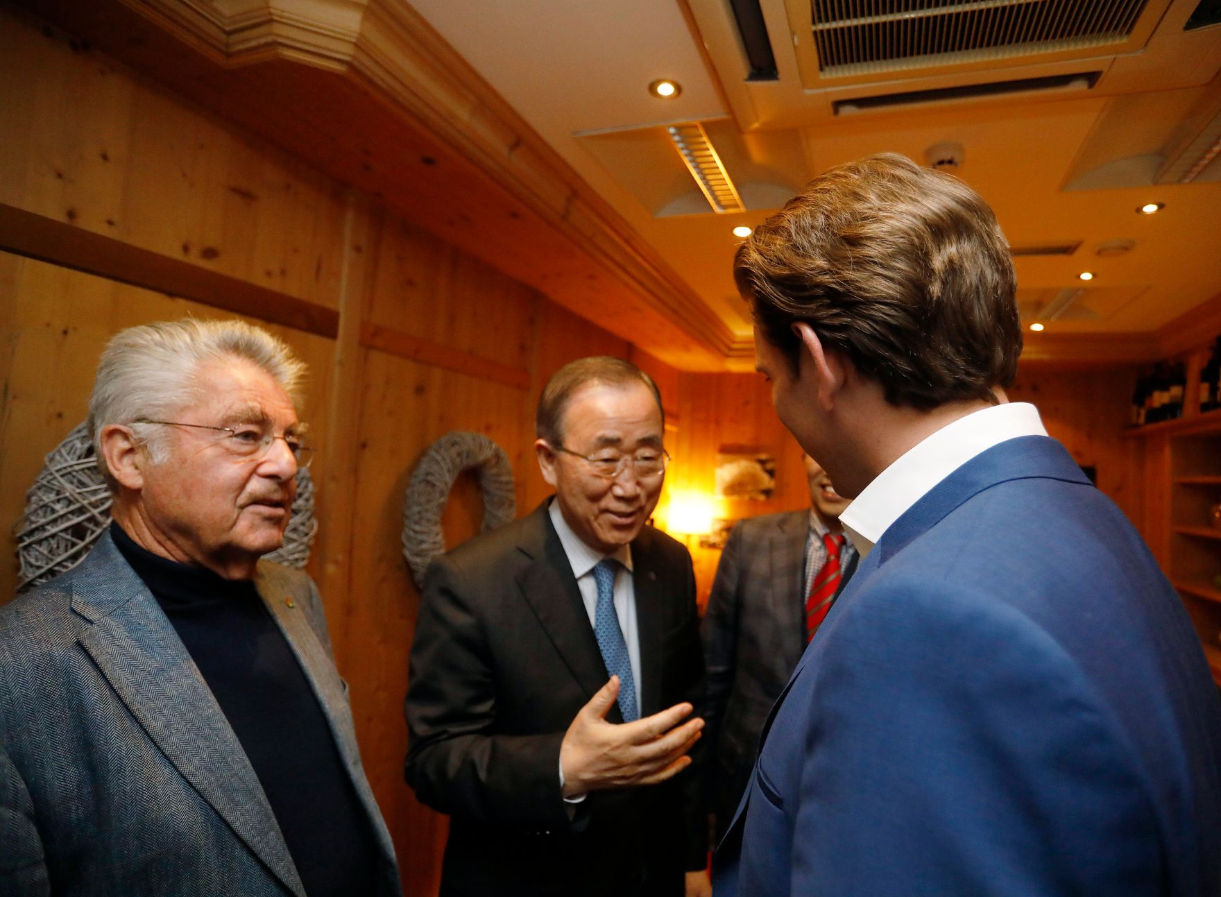 Am 27. August 2018 besuchte Bundeskanzler Sebastian Kurz (r.) das Europ&auml;ische Forum Alpbach. Im Bild mit dem Bundespr&auml;sidenten au&szlig;er Dienst Heinz Fischer (l.) und dem ehemaligen UN-Generalsekret&auml;r Ban Ki Moon (m.).