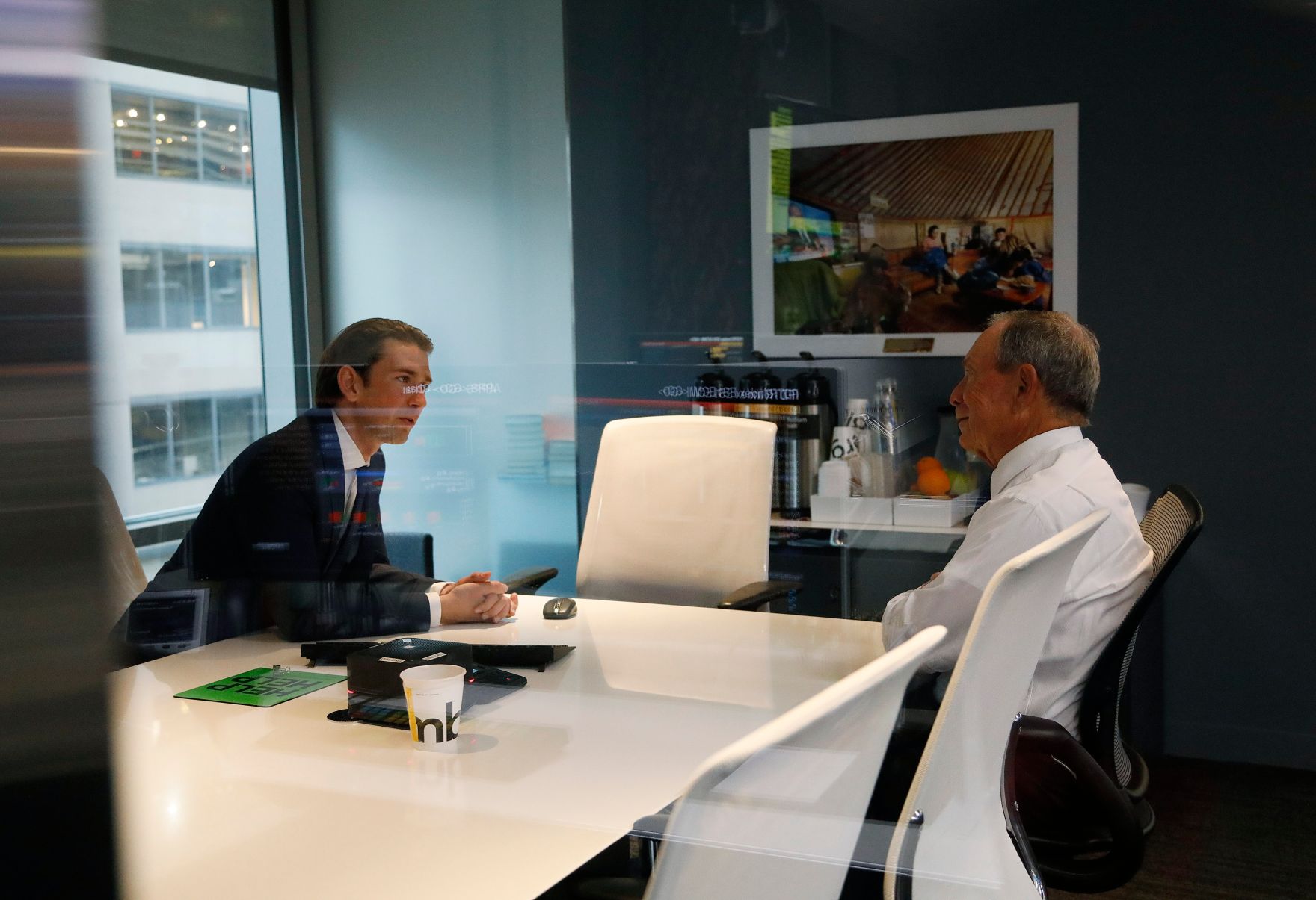 Am 24. September 2018 setzte Bundeskanzler Sebastian Kurz (l.) seine Reise anl&auml;sslich der UN-Generalversammlung nach New York fort. Im Bild mit dem Unternehmer und ehemaligen B&uuml;rgermeister von New York Michael Bloomberg (r.).