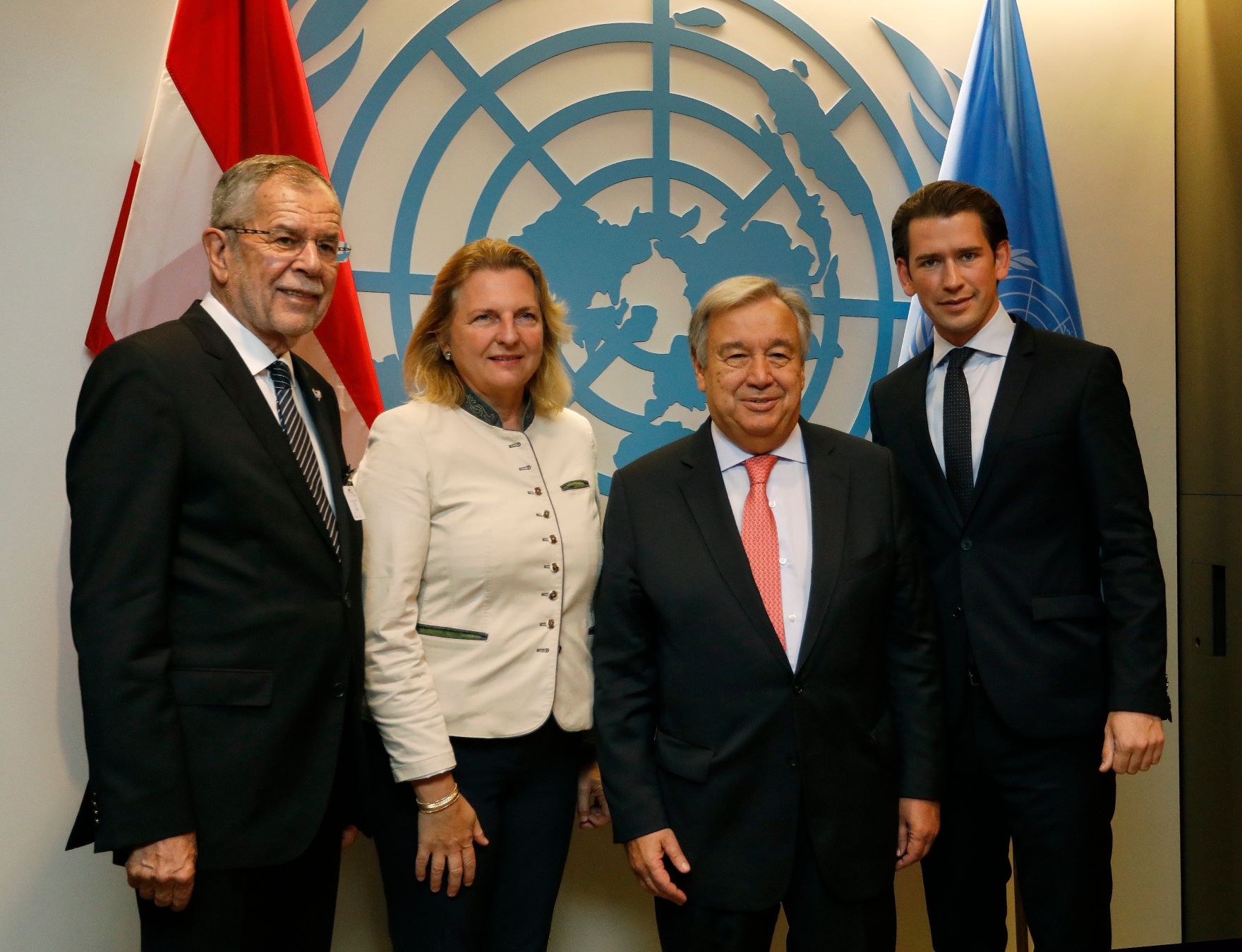 Am 25. September 2018 setzte Bundeskanzler Sebastian Kurz (r.) seine Reise anl&auml;sslich der UN-Generalversammlung nach New York fort. Im Bild mit Bundespr&auml;sident Alexander Van der Bellen (l.), Bundesministerin Karin Kneissl (2.v.l.) und UN-Generalsekret&auml;r Ant&oacute;nio Guterres (2.v.r.).