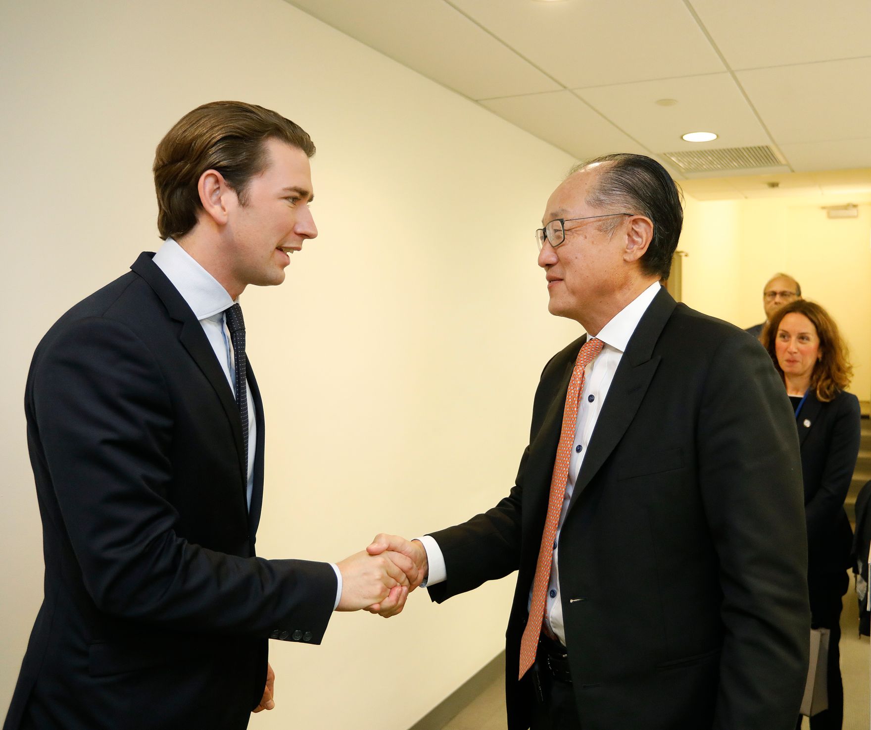 Am 25. September 2018 setzte Bundeskanzler Sebastian Kurz (l.) seine Reise anl&auml;sslich der UN-Generalversammlung nach New York fort. Im Bild mit dem Pr&auml;sidenten der Weltbank Jim Yong Kim (r.).