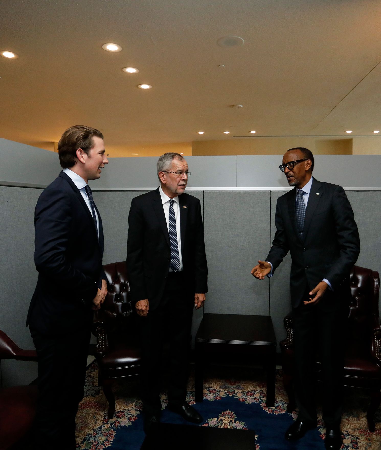 Am 25. September 2018 setzte Bundeskanzler Sebastian Kurz (l.) seine Reise anl&auml;sslich der UN-Generalversammlung nach New York fort. Im Bild mit Bundespr&auml;sident Alexander Van der Bellen (m.) und dem Pr&auml;sidenten von Ruanda Paul Kagame (r.).