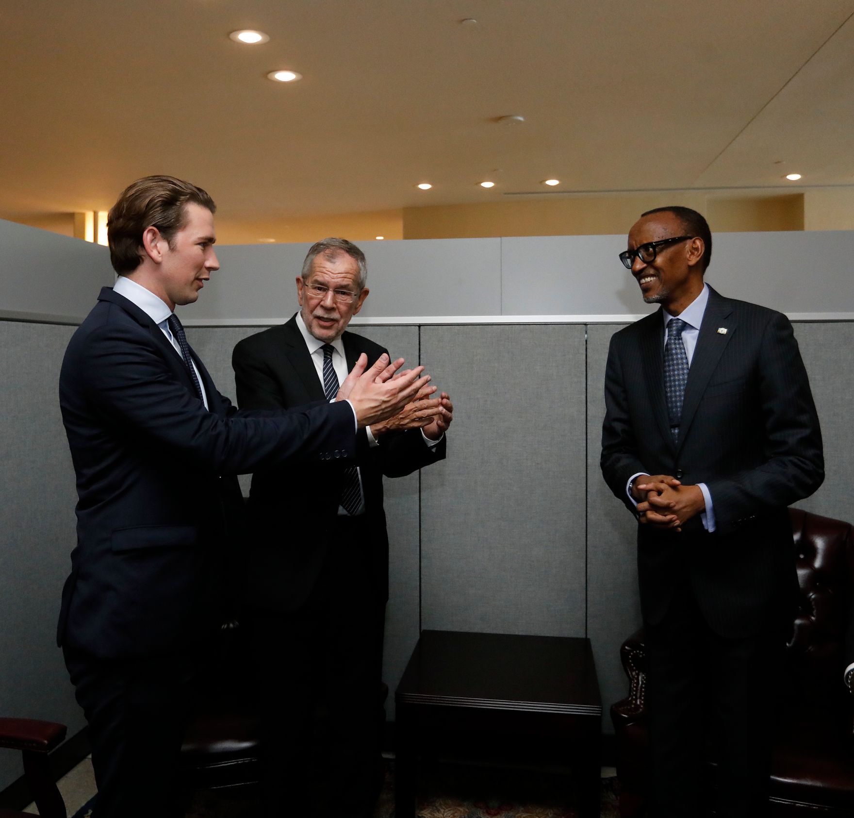 Am 25. September 2018 setzte Bundeskanzler Sebastian Kurz (l.) seine Reise anl&auml;sslich der UN-Generalversammlung nach New York fort. Im Bild mit Bundespr&auml;sident Alexander Van der Bellen (m.) und dem Pr&auml;sidenten von Ruanda Paul Kagame (r.).