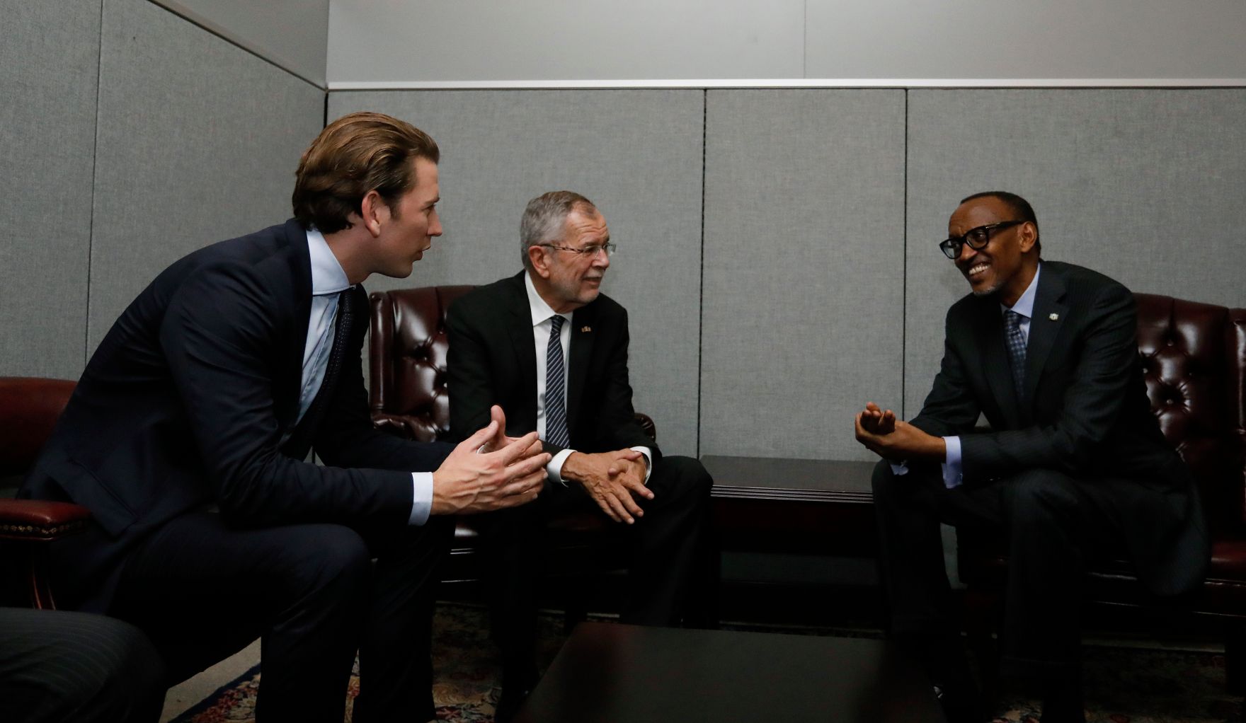 Am 25. September 2018 setzte Bundeskanzler Sebastian Kurz (l.) seine Reise anl&auml;sslich der UN-Generalversammlung nach New York fort. Im Bild mit Bundespr&auml;sident Alexander Van der Bellen (m.) und dem Pr&auml;sidenten von Ruanda Paul Kagame (r.).