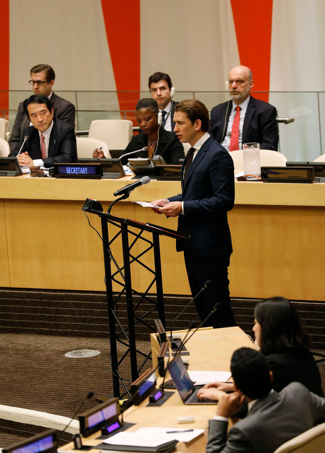 Am 26. September 2018 setzte Bundeskanzler Sebastian Kurz (r.) seine Reise anl&auml;sslich der UN-Generalversammlung nach New York fort. Im Bild bei einer Rede zur Abschaffung von Atomwaffen.