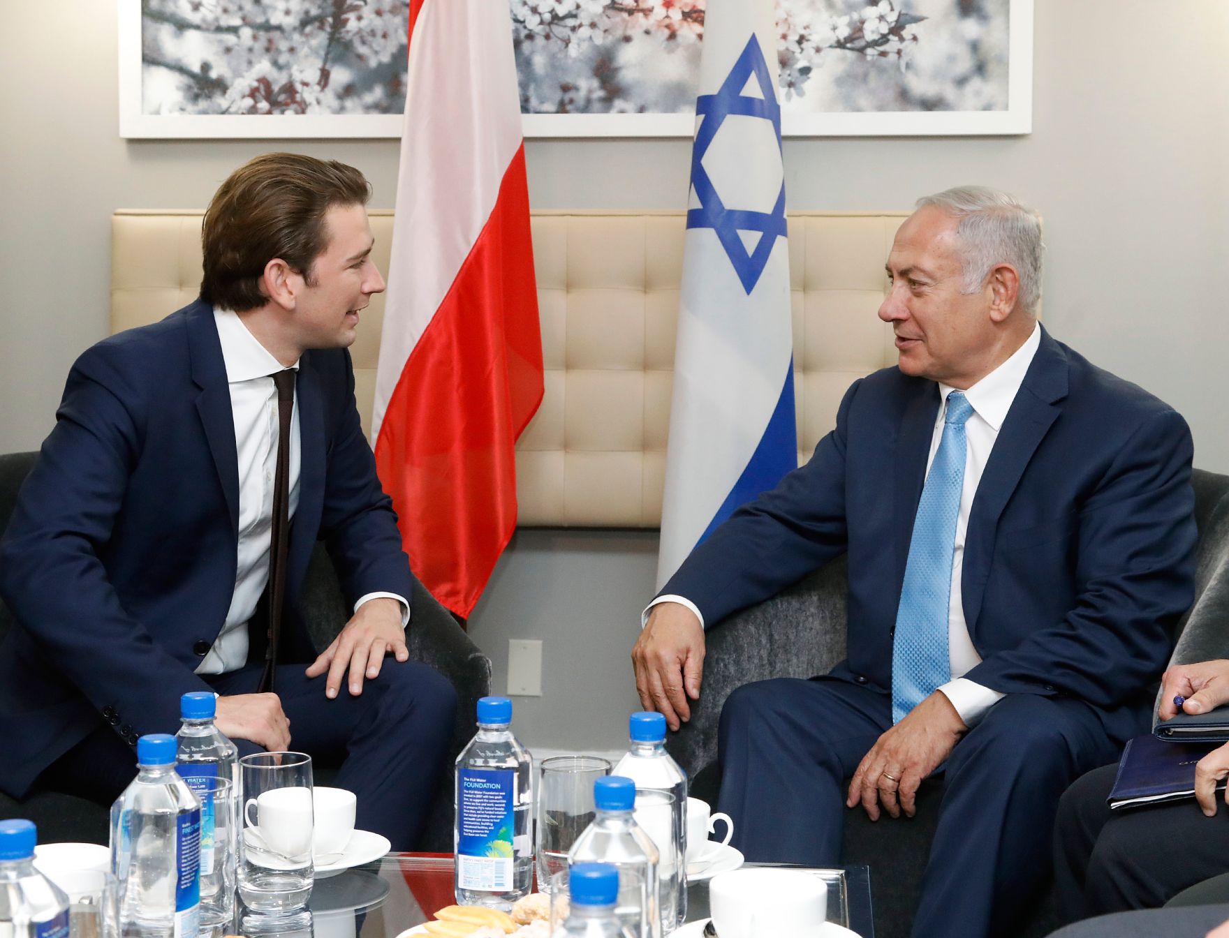 Am 26. September 2018 setzte Bundeskanzler Sebastian Kurz (l.) seine Reise anl&auml;sslich der UN-Generalversammlung nach New York fort. Im Bild bei einem Treffen mit dem israelischen Premierminister Benjamin Netanjahu (r.).