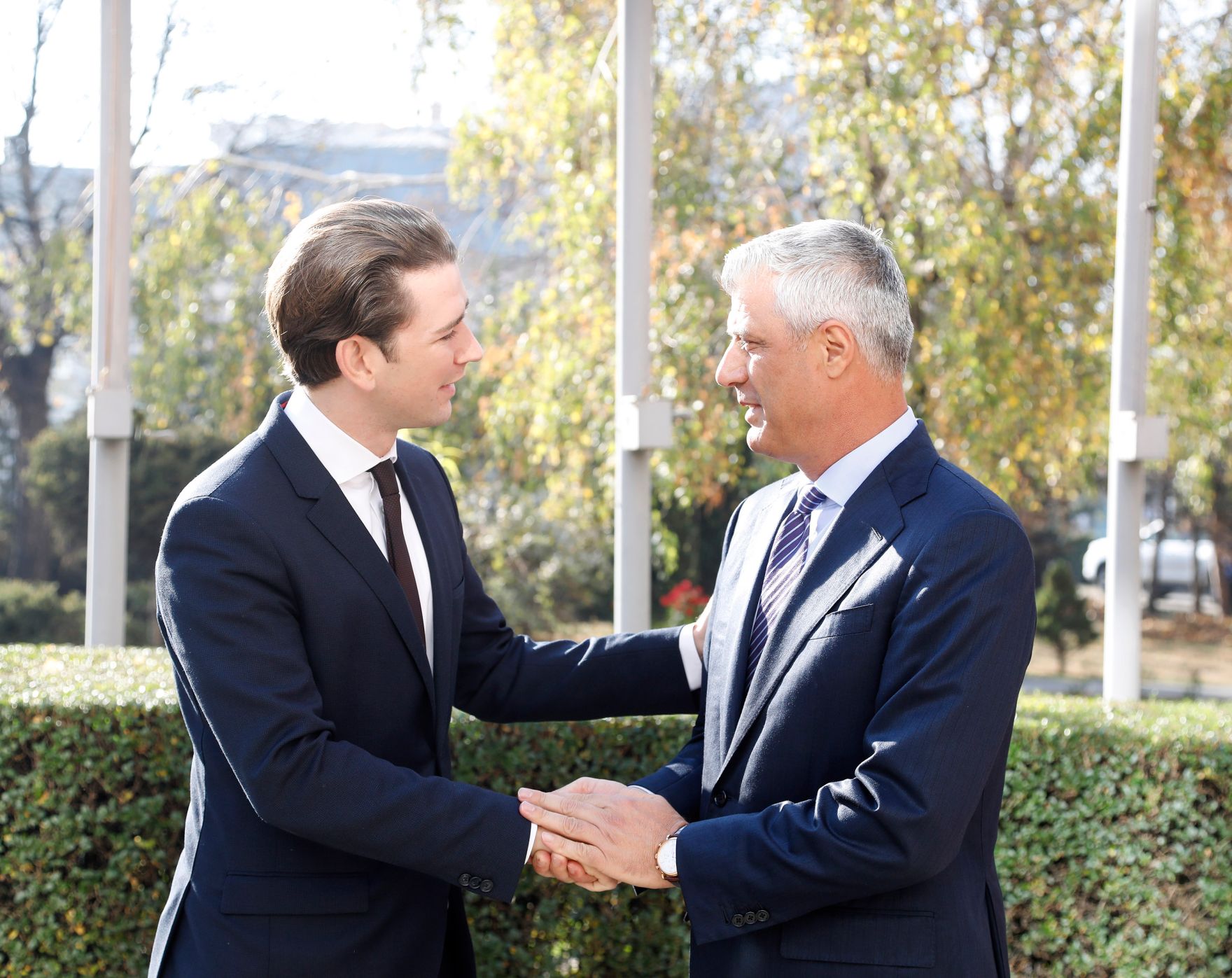 Am 6. November 2018 reiste Bundeskanzler Sebastian Kurz (l.) zu einem Arbeitsbesuch nach Pristina. Im Bild mit dem Pr&auml;sidenten der Republik Kosovo Hashim Tha&ccedil;i (r.).