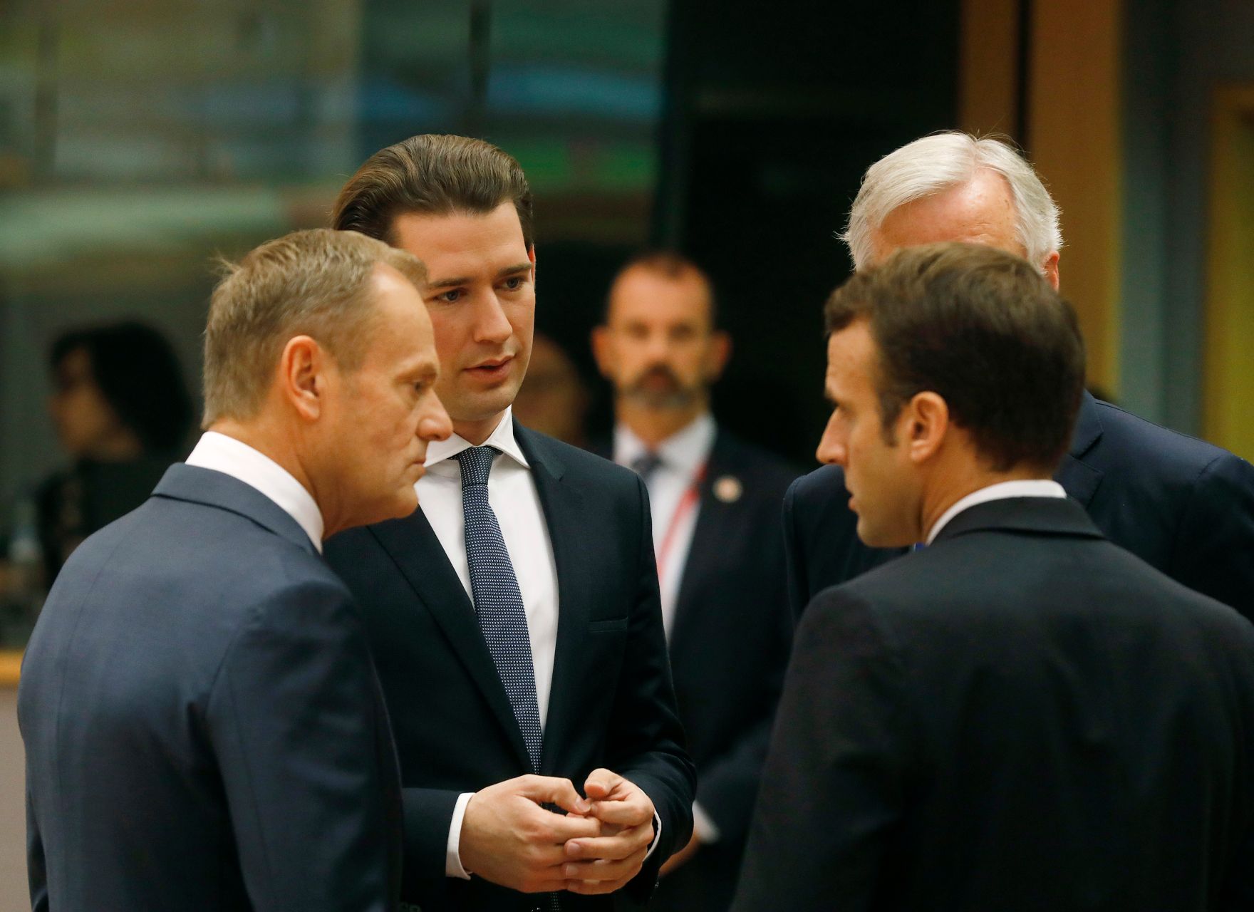 Am 25. November 2018 fand ein Brexit-Gipfel in Br&uuml;ssel statt. Im Bild Bundeskanzler Sebastian Kurz (m.l.) mit dem Beauftragten der EU-Kommission f&uuml;r die Austrittsverhandlungen mit dem Vereinigten K&ouml;nigreich Michel Barnier (m.r.), dem Pr&auml;sidenten des Europ&auml;ischen Rates Donald Tusk (l.) und dem franz&ouml;sischen Pr&auml;sidenten Emmanuel Macron (r.).