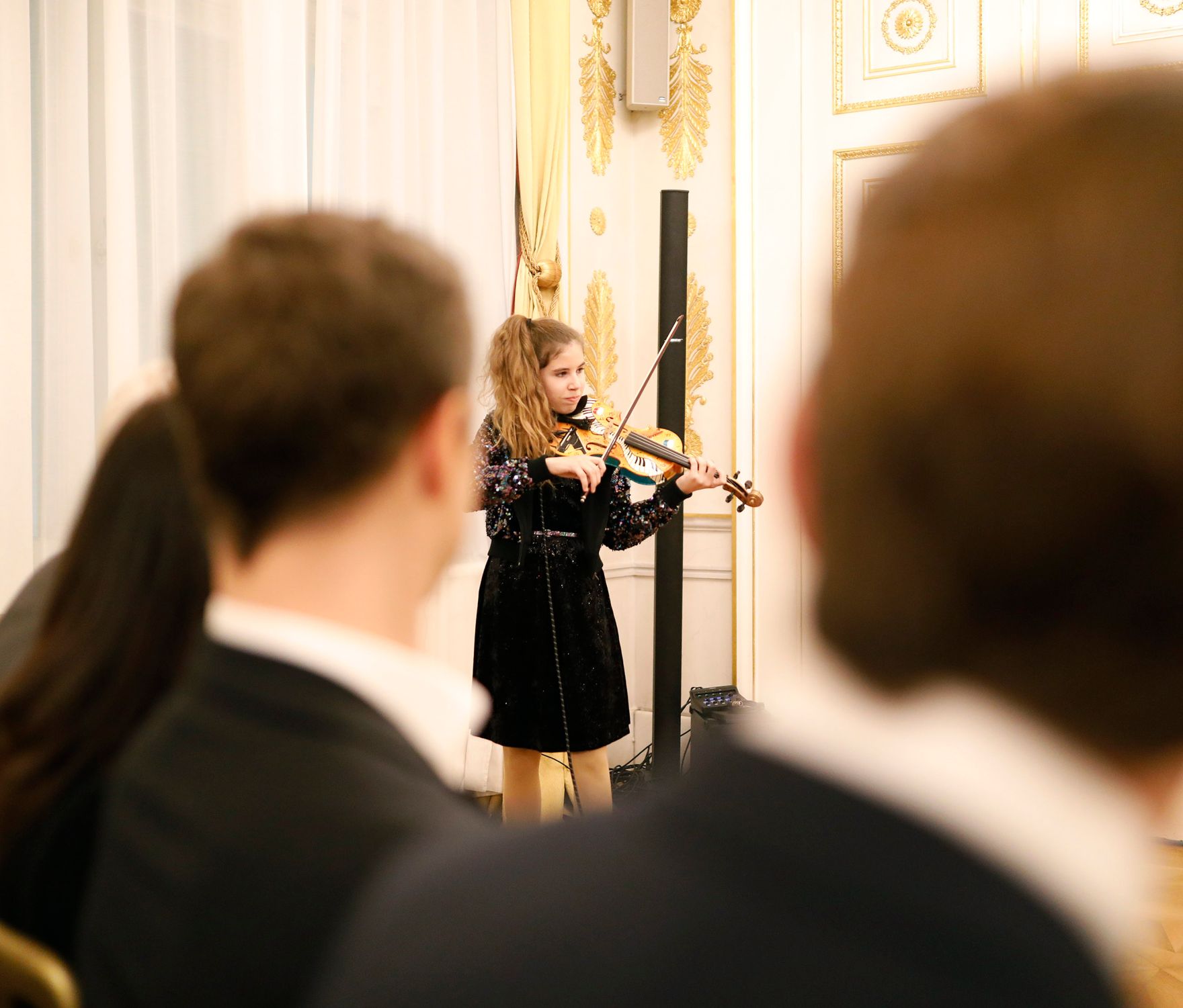 Am 3. Dezember 2018 bestellte der Bundeskanzler Vertreterinnen und Vertreter der Wirtschaft zu Mitgliedern der bei der Bundesanstalt "Statistik &Ouml;sterreich" eingerichteten Wirtschaftskurie. Damit haben sie das Recht, die Bezeichnung "Kommerzialrat/Kommerzialr&auml;tin f&uuml;r die Statistik" zu f&uuml;hren.
