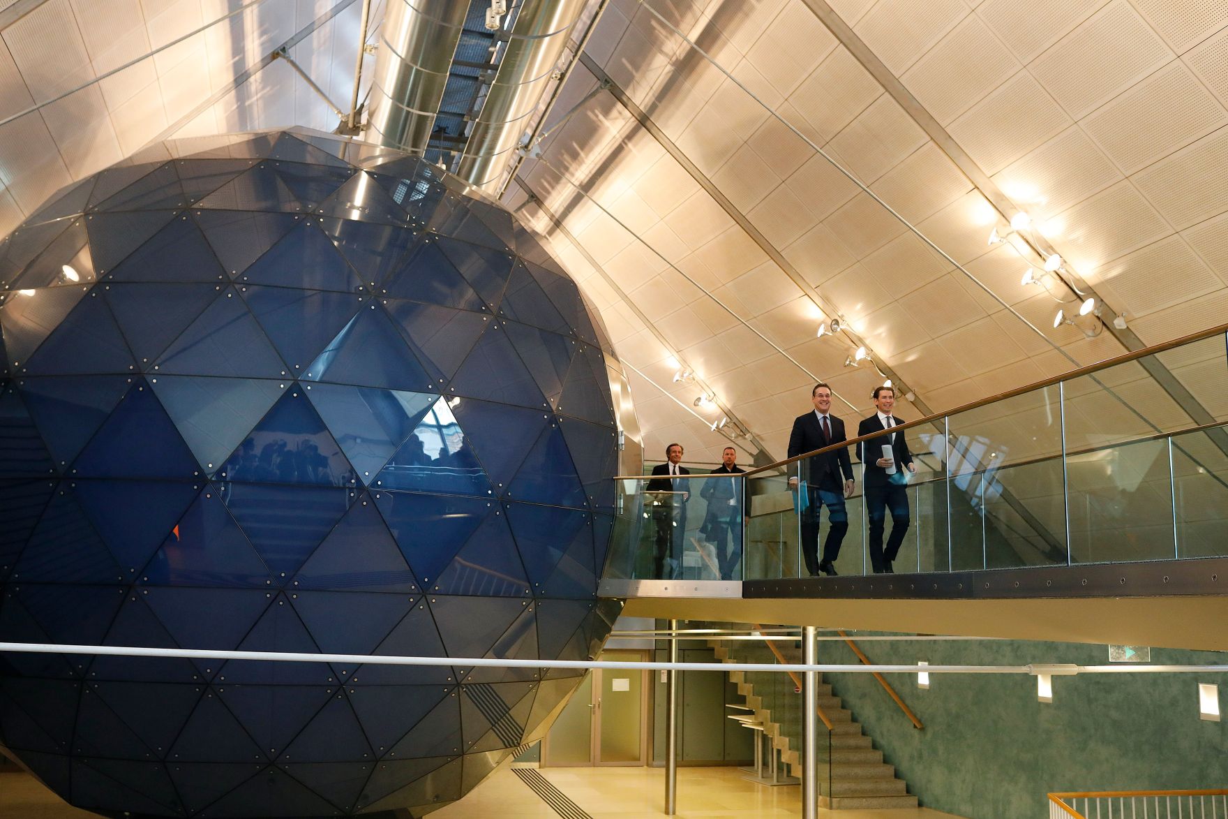 Am 4. Dezember 2018 luden Bundeskanzler Sebastian Kurz und Vizekanzler Heinz-Christian Strache zur Pressekonferenz zu &bdquo;Ein Jahr Bundesregierung&ldquo; in die Wiener Hofburg.
