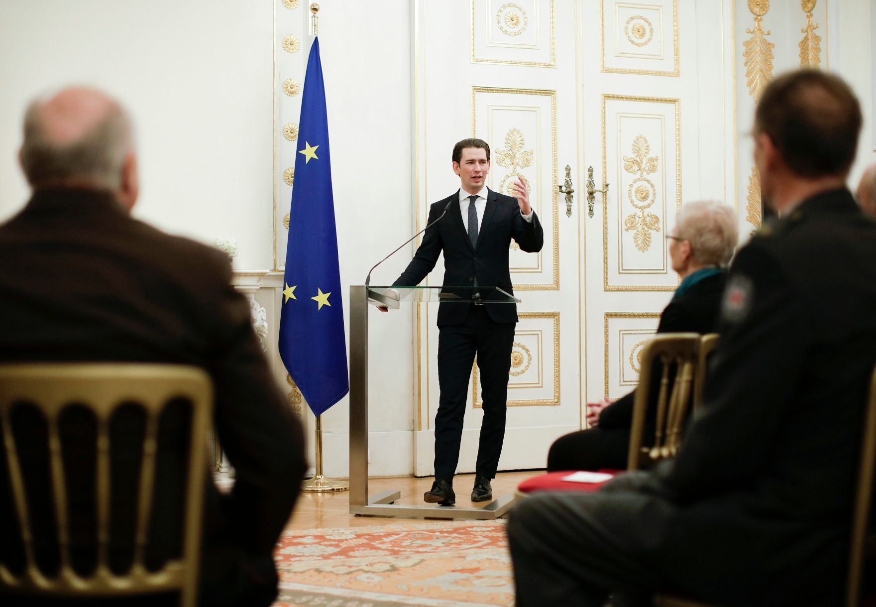 Am 5. Dezember 2018 verlieh Bundeskanzler Sebastian Kurz das Bundes-Ehrenzeichen an Personen, die durch ehrenamtliche, unentgeltliche Leistungen im Rahmen von Freiwilligen-Organisationen und Freiwilligen-Initiativen auf Gebieten, die Bundessache betreffen, Verdienste erbracht haben. Im Bild Bundeskanzler Sebastian Kurz.