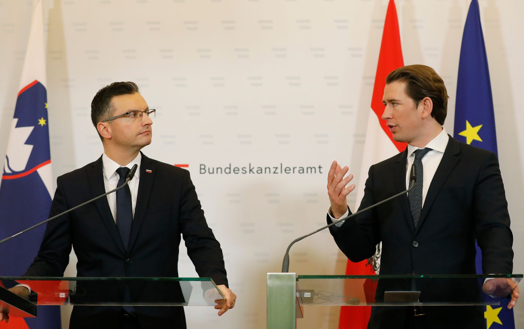 Am 5. Dezember 2018 empfing Bundeskanzler Sebastian Kurz (r.) den slowenischen Premierminister Marjan &Scaron;arec (l.) zu einem Gespr&auml;ch. Im Bild bei der Pressekonferenz.