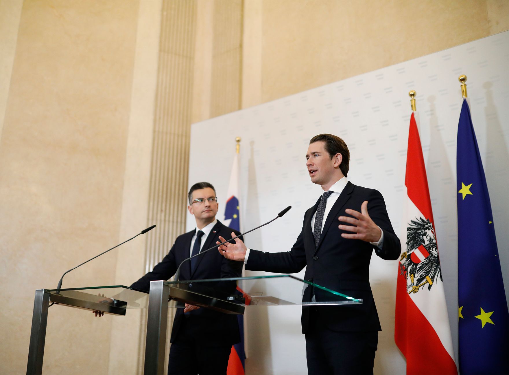 Am 5. Dezember 2018 empfing Bundeskanzler Sebastian Kurz (r.) den slowenischen Premierminister Marjan &Scaron;arec (l.) zu einem Gespr&auml;ch. Im Bild bei der Pressekonferenz.